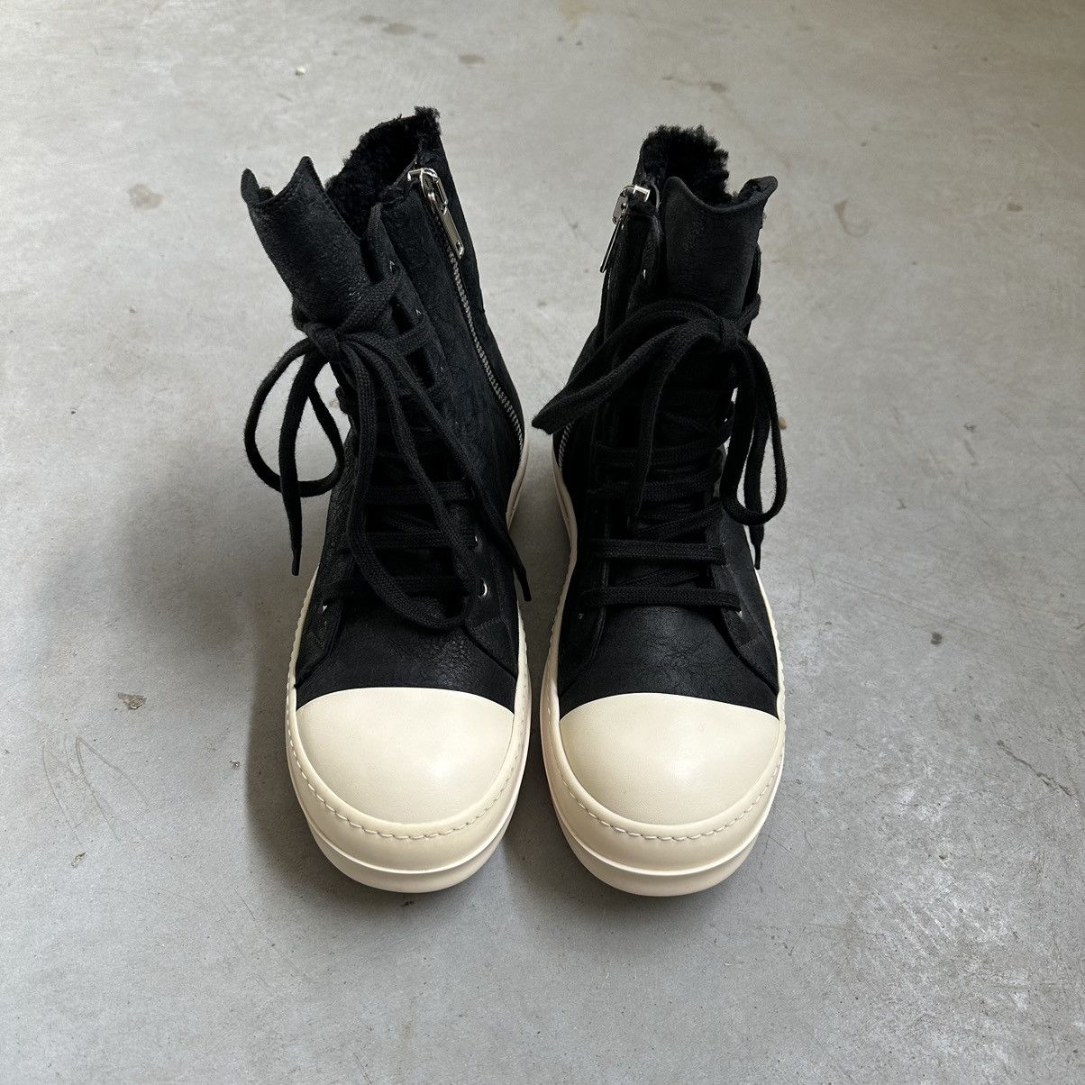 image of Rick Owens Shearling High-Sneakers Fw17 in Black/Milk, Men's (Size 8)