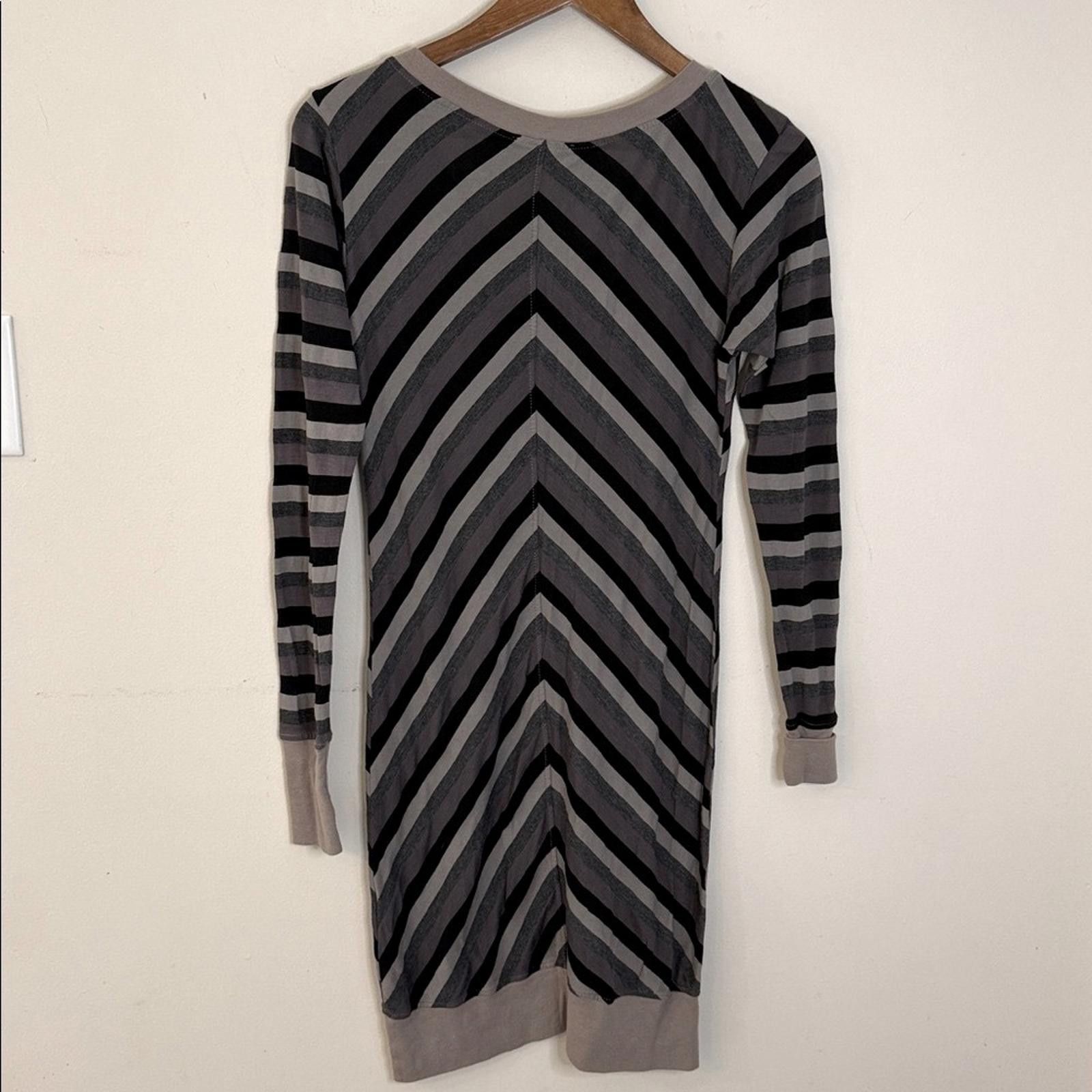 Other C&C California Chevron body con midi dress Gray SZ XS Size XS / US 0-2 / IT 36-38 - 3 Thumbnail
