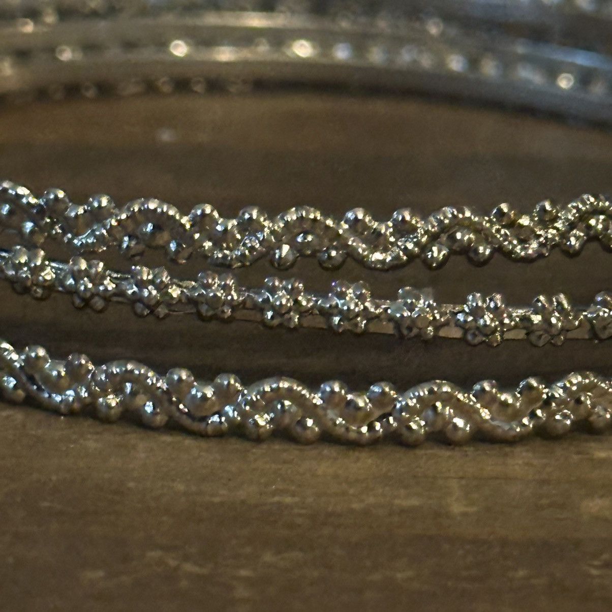 Other Thin silver tone textured bangle bracelets Size ONE SIZE - 3 Thumbnail