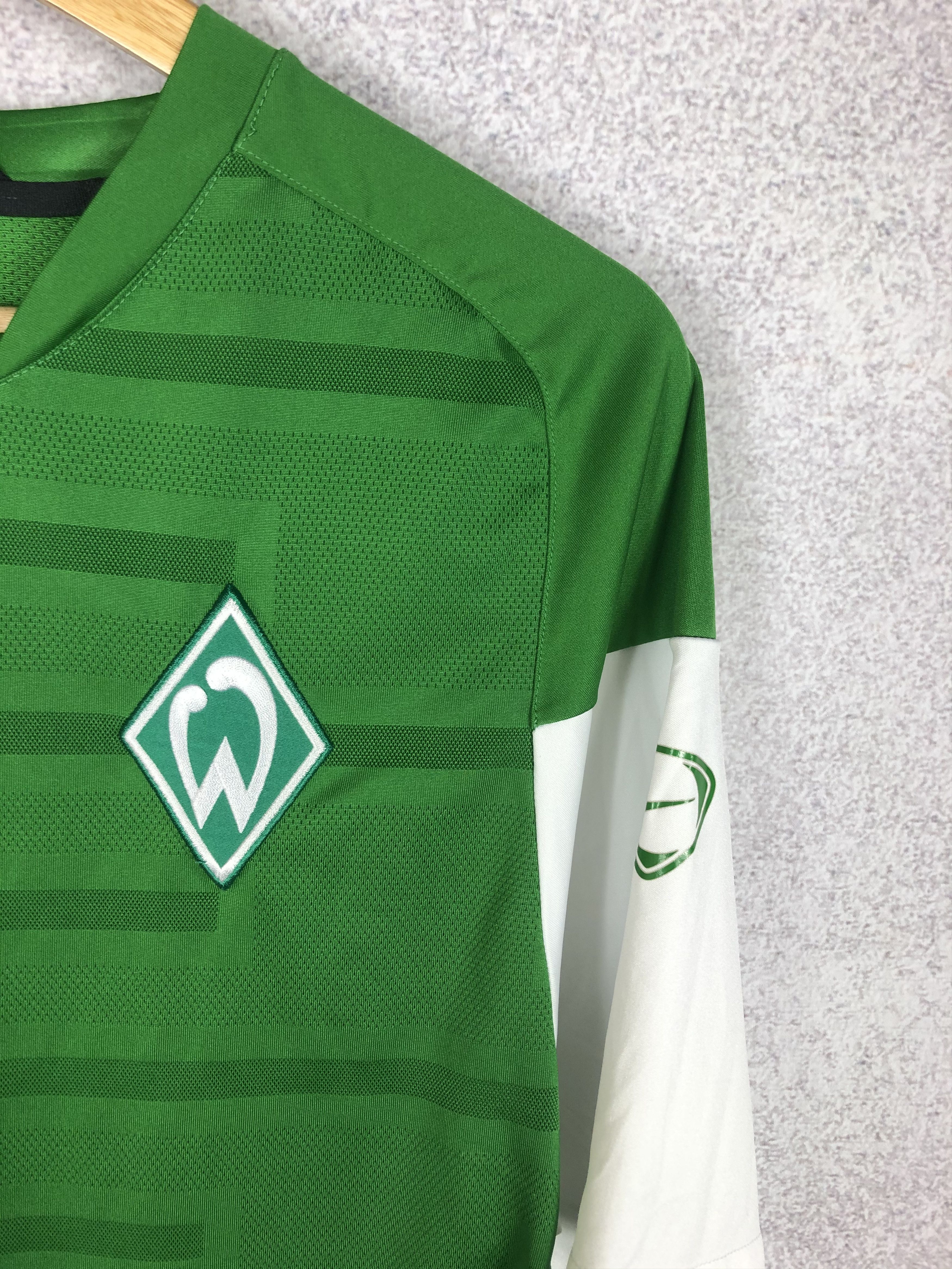 Nike Vintage Nike Werder Bremen Soccer Kit Football Jersey Shirt Size US M / EU 48-50 / 2 - 2 Thumbnail
