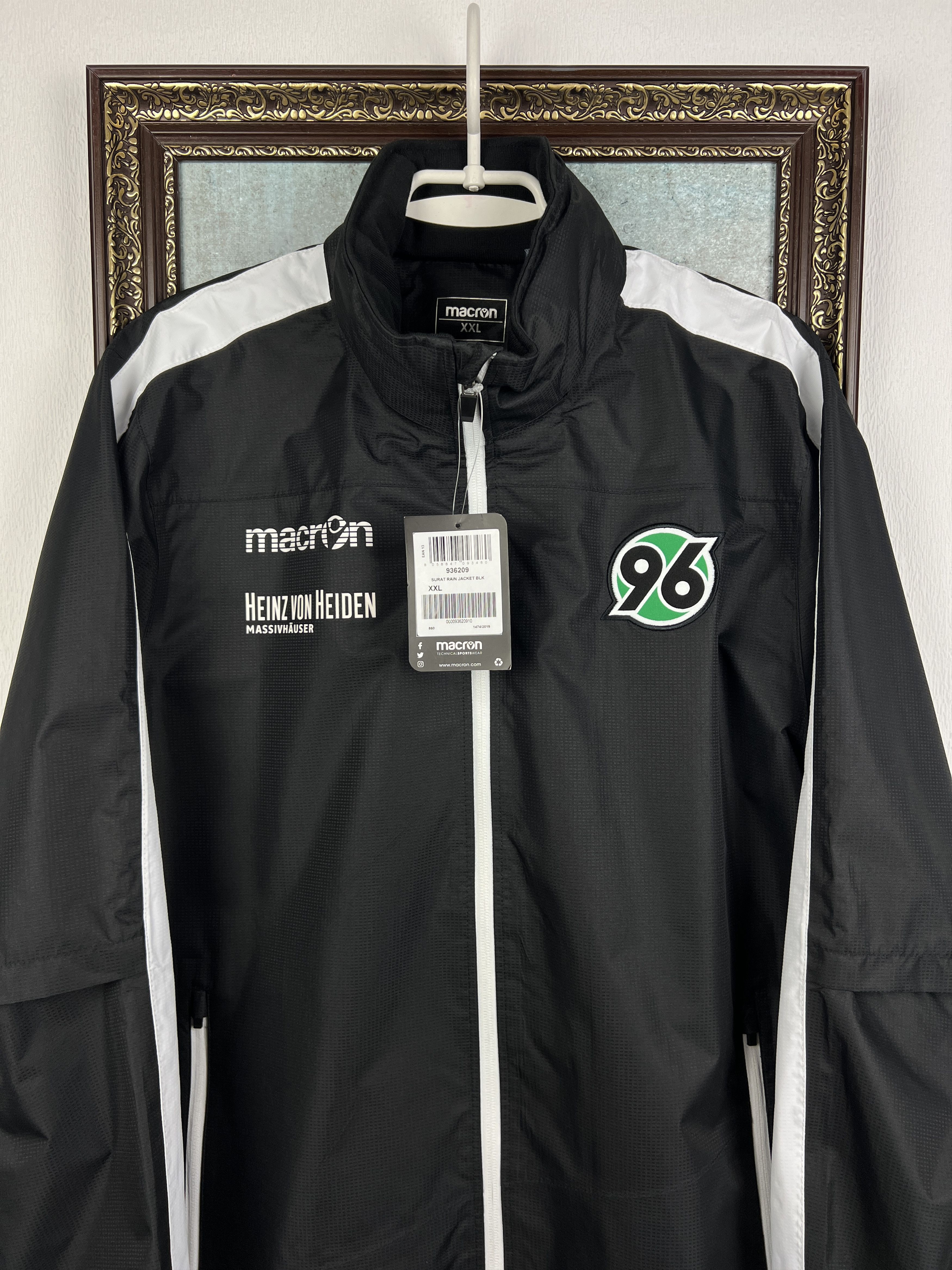 Macron Hannover 96 Football Rain Jacket Hooded Windbreaker TrackTop Size US XXL / EU 58 / 5 - 2 Thumbnail