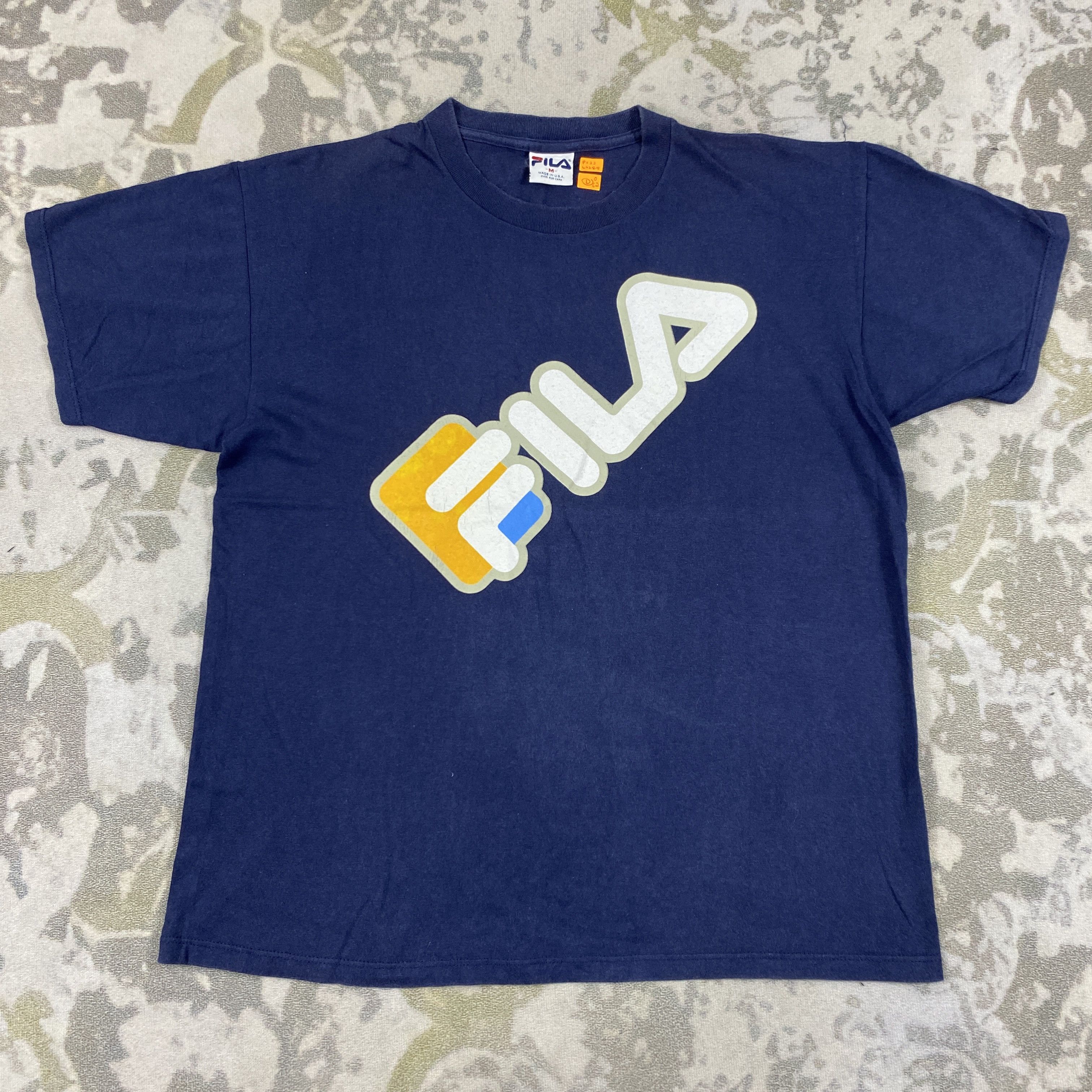 Fila Vintage Fila Big Logo Large T-shirt -D062 Size US L / EU 52-54 / 3 - 1 Thumbnail