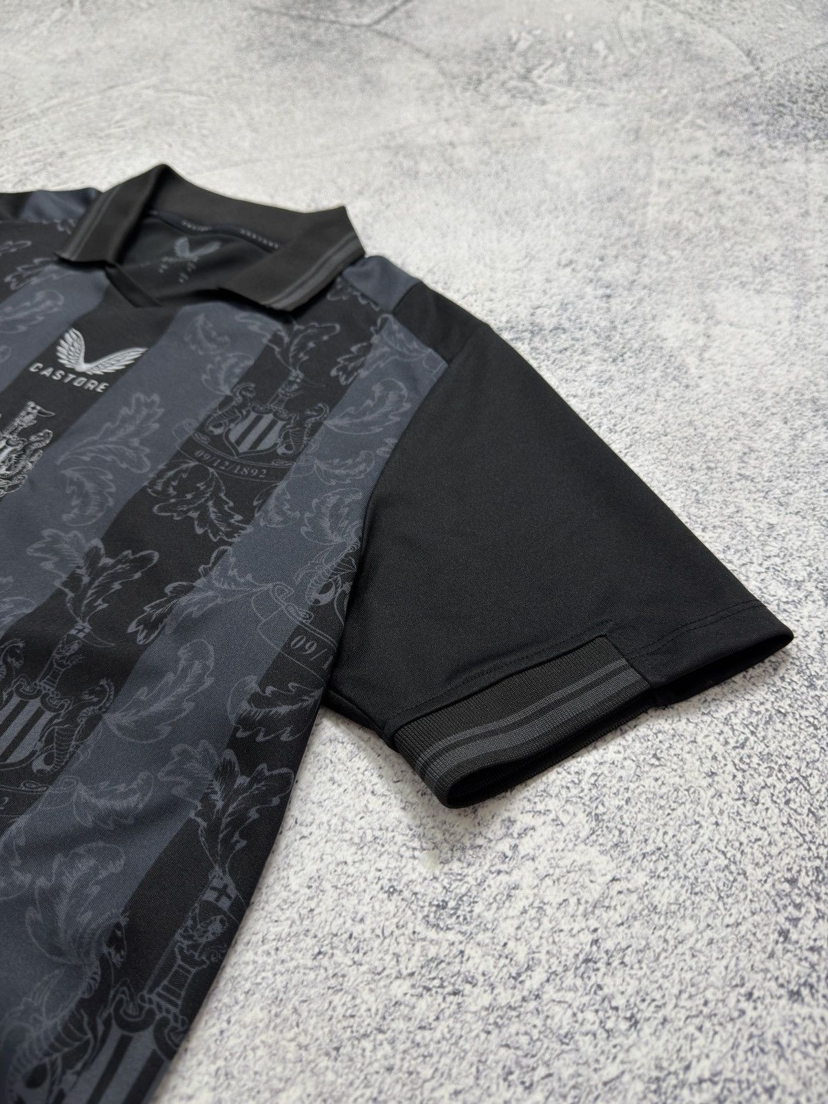 Castore CASTORE NEWCASTLE UNITED 130th ANNIVERSARY 2022 JERSEY SHIRT Size US M / EU 48-50 / 2 - 7 Thumbnail