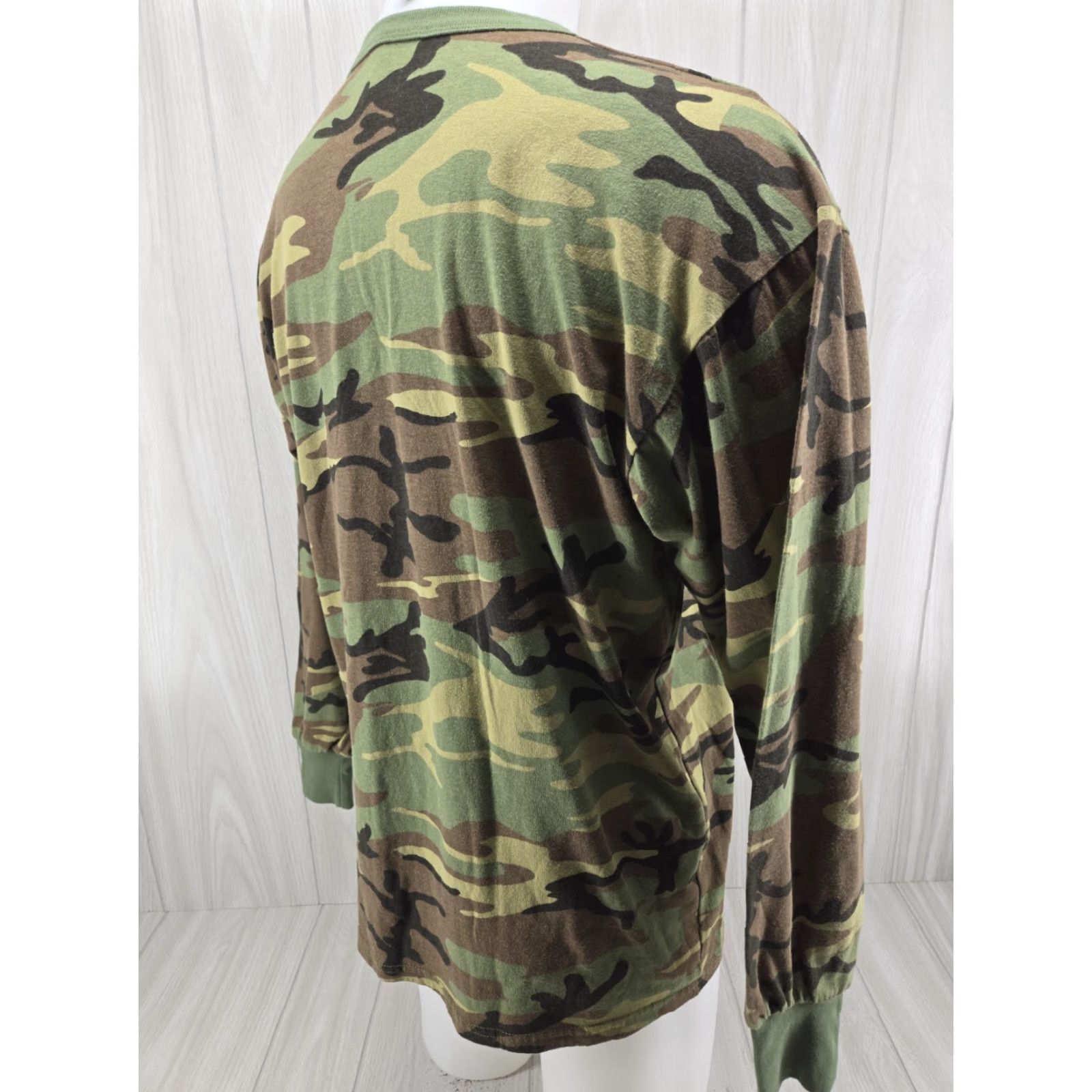 Rothco Rothco Woodland Long Sleeve Camo T-Shirt XL Men, Multicolor, Colorful, Camouflage, T-shirt, Regular Fit Size US XL / EU 56 / 4 - 7 Thumbnail