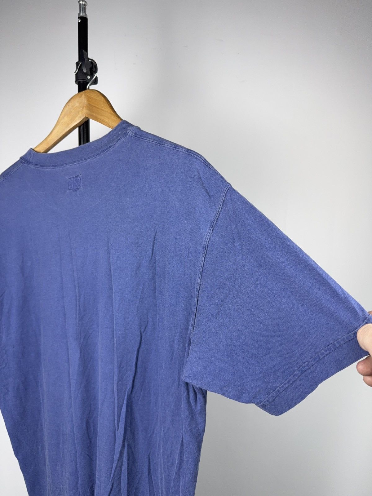 Calvin Klein 00s Vintage Calvin Klein Jeans Minimal Logo Blue T-Shirt L Size US L / EU 52-54 / 3 - 14 Thumbnail