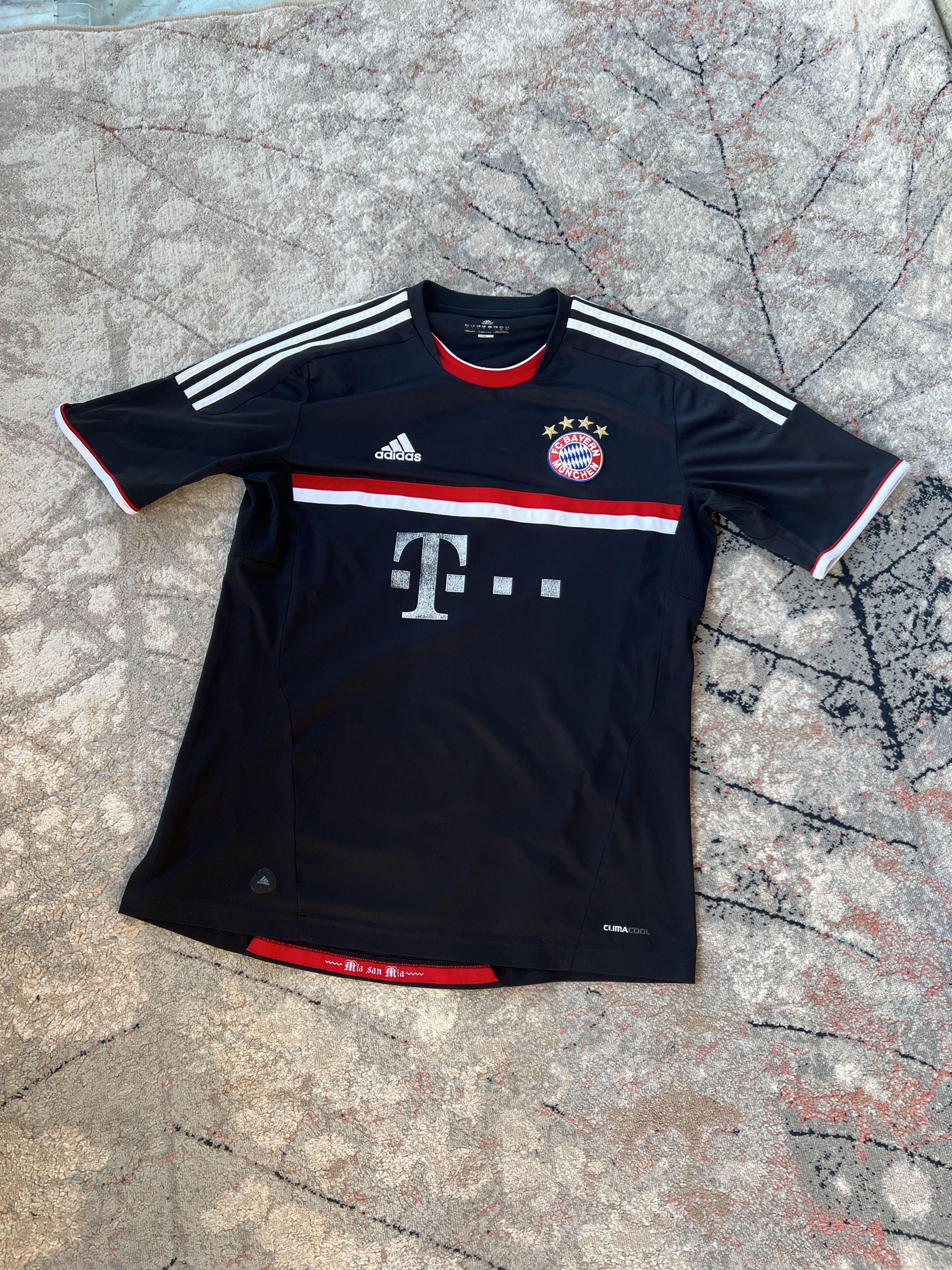 Adidas Adidas FC Bayern Munchen Jersey Size US L / EU 52-54 / 3 - 1 Thumbnail