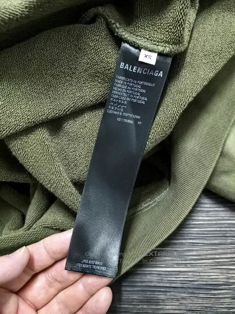 Balenciaga Balenciaga Army Green Embroidered Logo Distressed Hoodie Size US XS / EU 42 / 0 - 7 Thumbnail