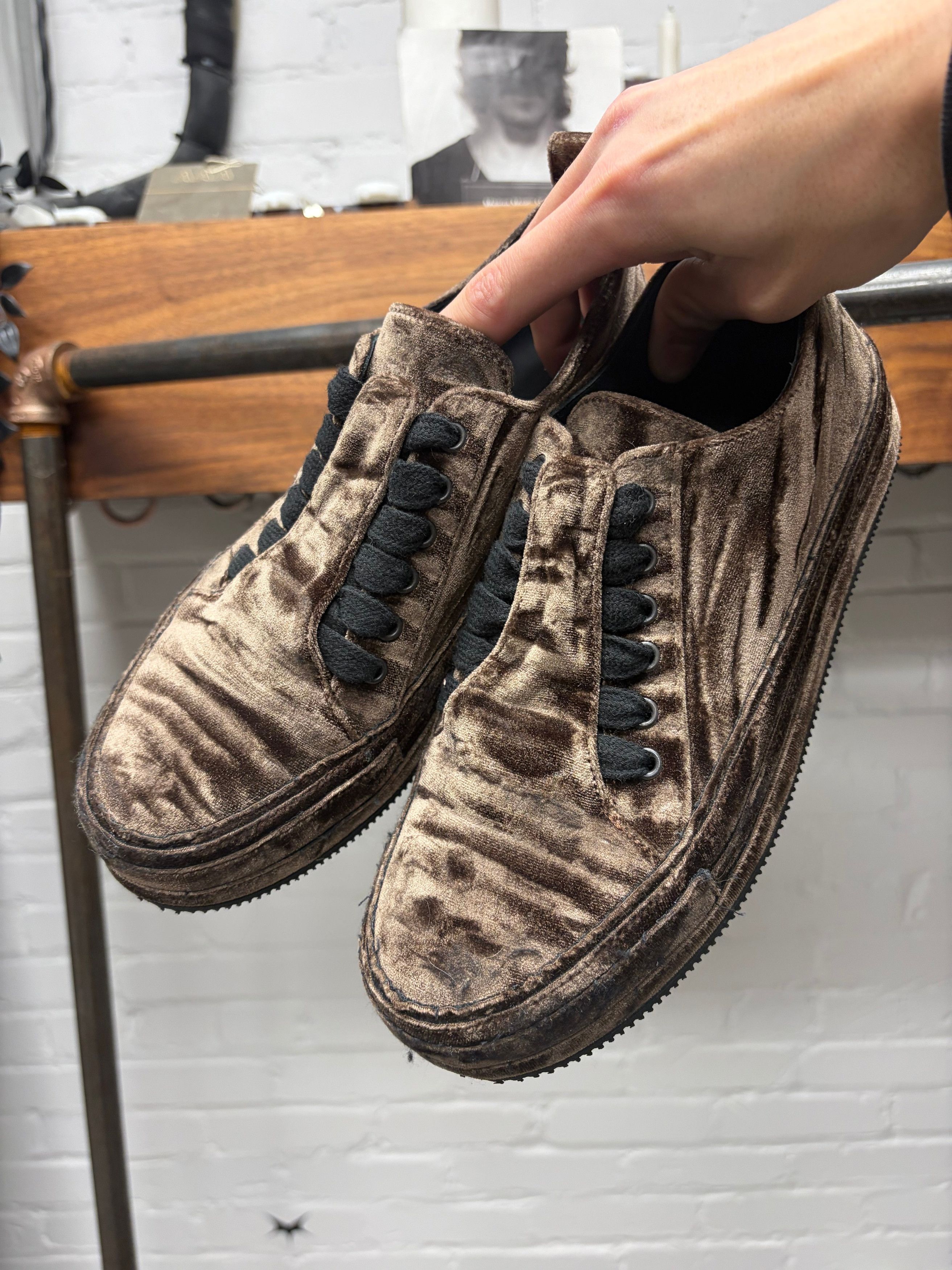 Ann Demeulemeester Ann Demeulemeester Brown Crushed Velvet ‘Roccia’ Low Top Sneakers Size US 7 / IT 37 - 1 Thumbnail