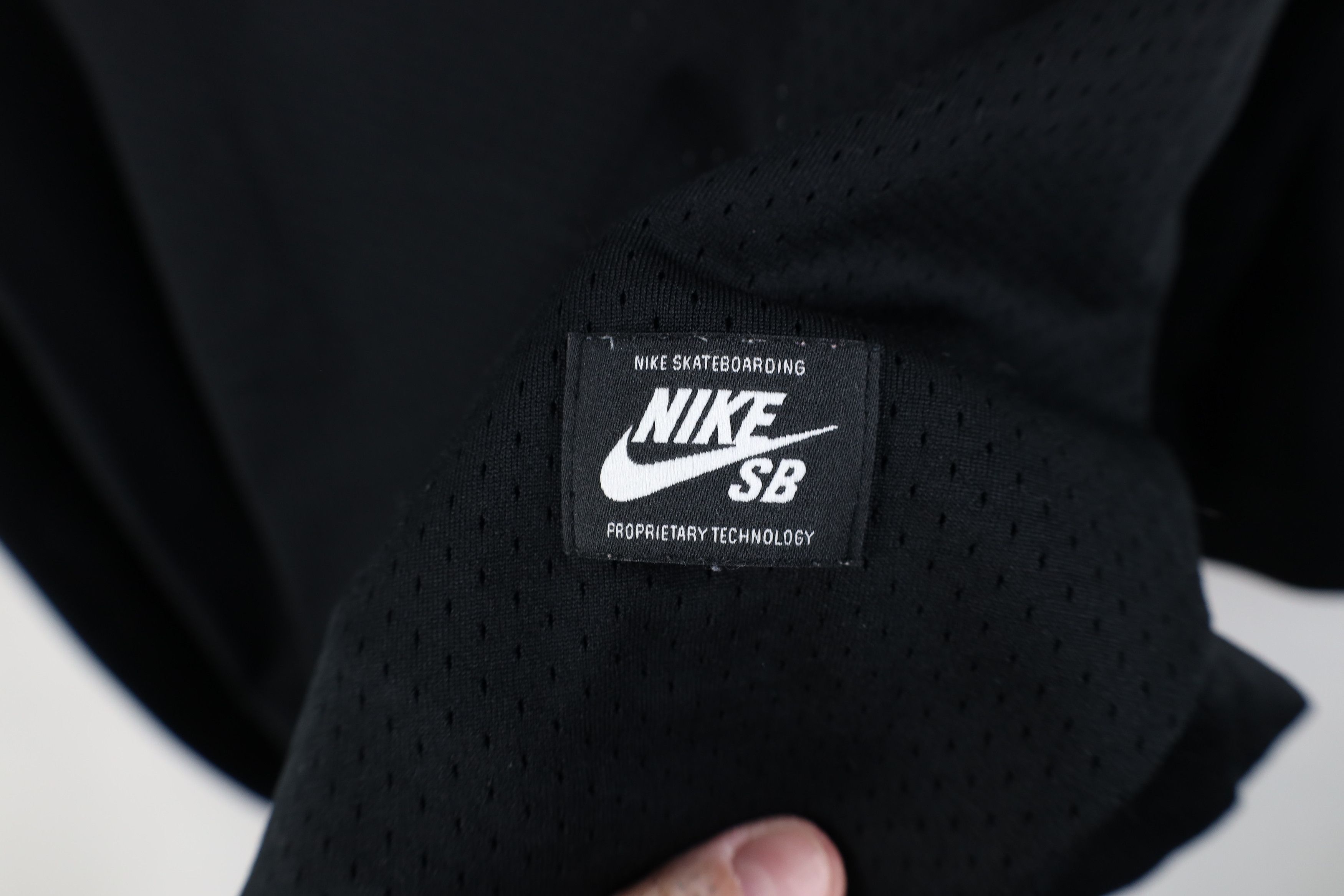 Nike Nike SB Rainbow Swoosh Mesh Jersey Long Sleeve T-Shirt Size US S / EU 44-46 / 1 - 9 Thumbnail