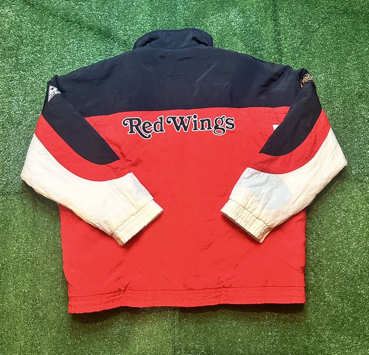 Apex One Vintage 90s Apex One NHL Detroit Red Wings Puffer Jacket Size US XL / EU 56 / 4 - 7 Thumbnail