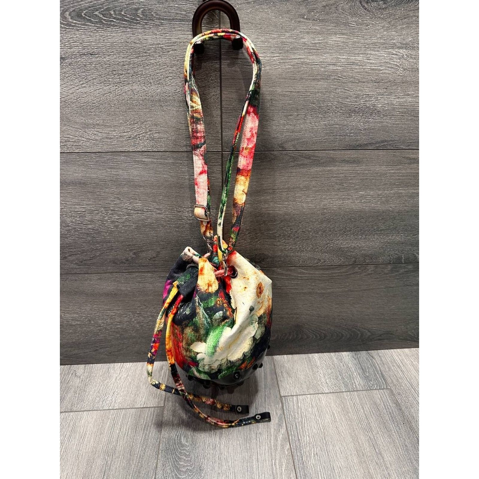 & Other Stories Medusa Bucket Womem Print Crossbody Bag B000492 Size ONE SIZE - 6 Thumbnail