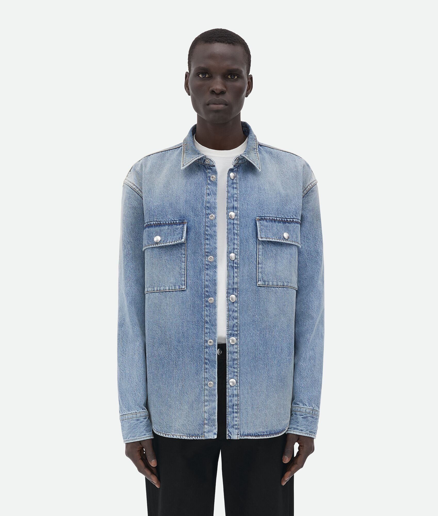 Bottega Veneta o1n1vont0425 Vintage Medium Denim Shirt in Indigo Size US S / EU 44-46 / 1 - 1 Thumbnail