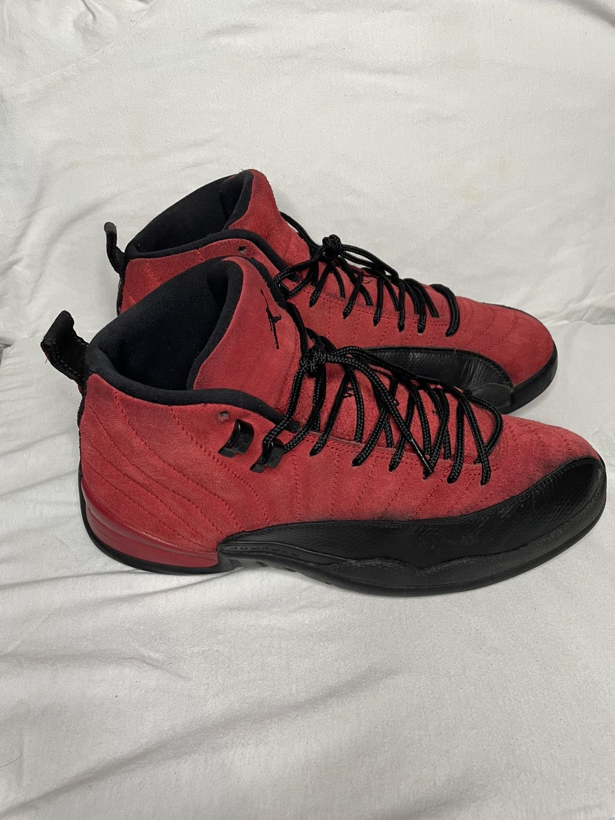 Jordan Brand jordan 12s reverse flu game Size US 11 / EU 44 - 3 Thumbnail