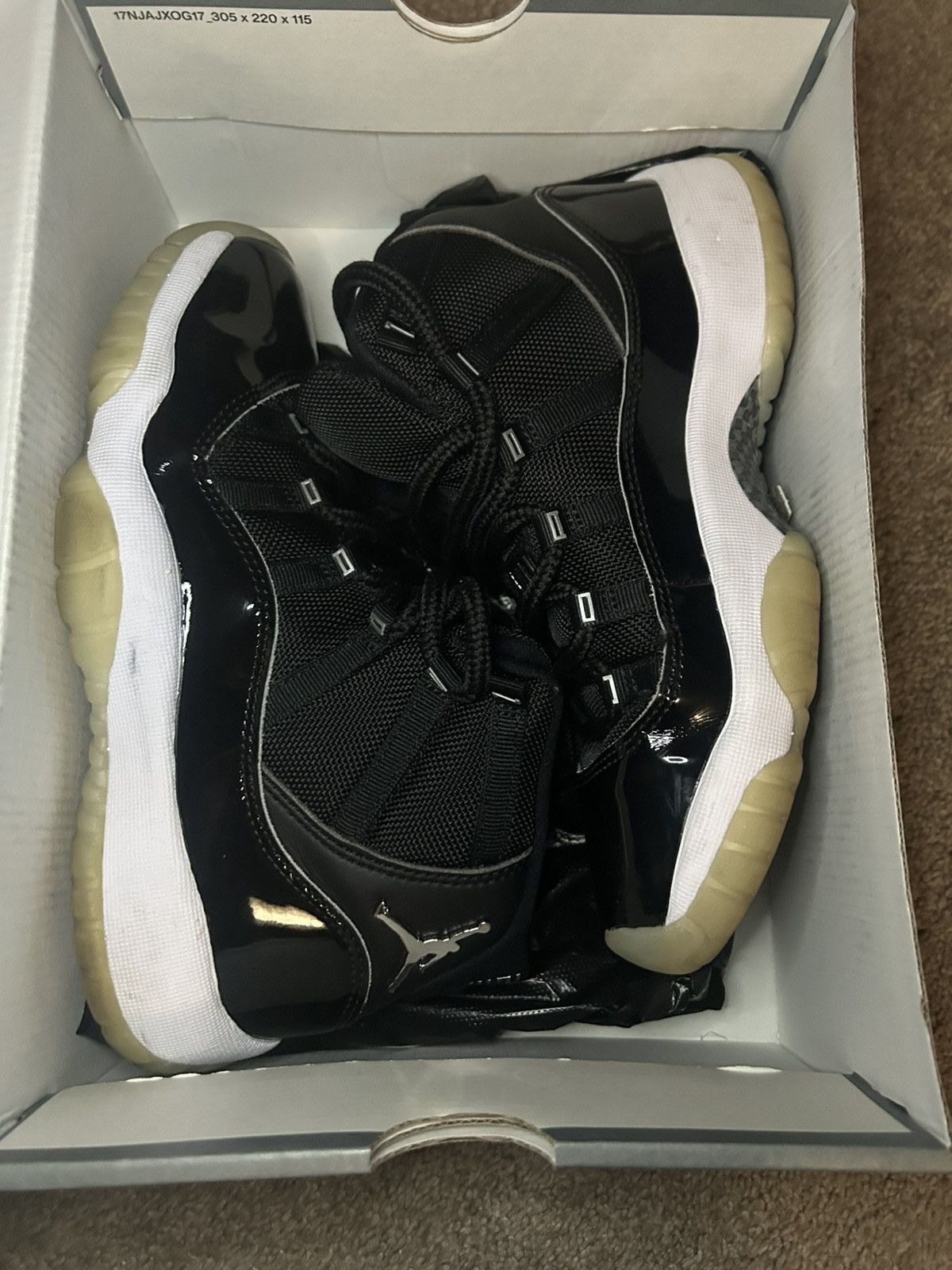 Jordan Brand Air Jordan 11 Retro (GS) Size US 6 / EU 39 - 2 Thumbnail