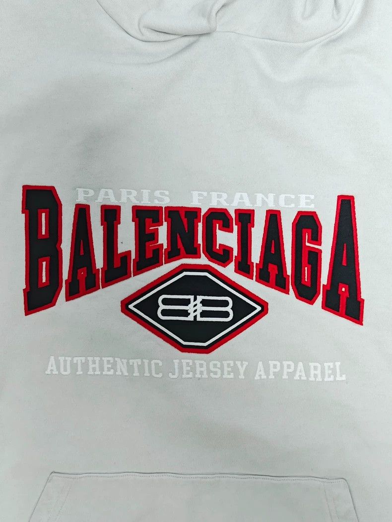 Balenciaga Balenciaga Old hooded sweatshirt with black and red bat em Size US M / EU 48-50 / 2 - 3 Thumbnail
