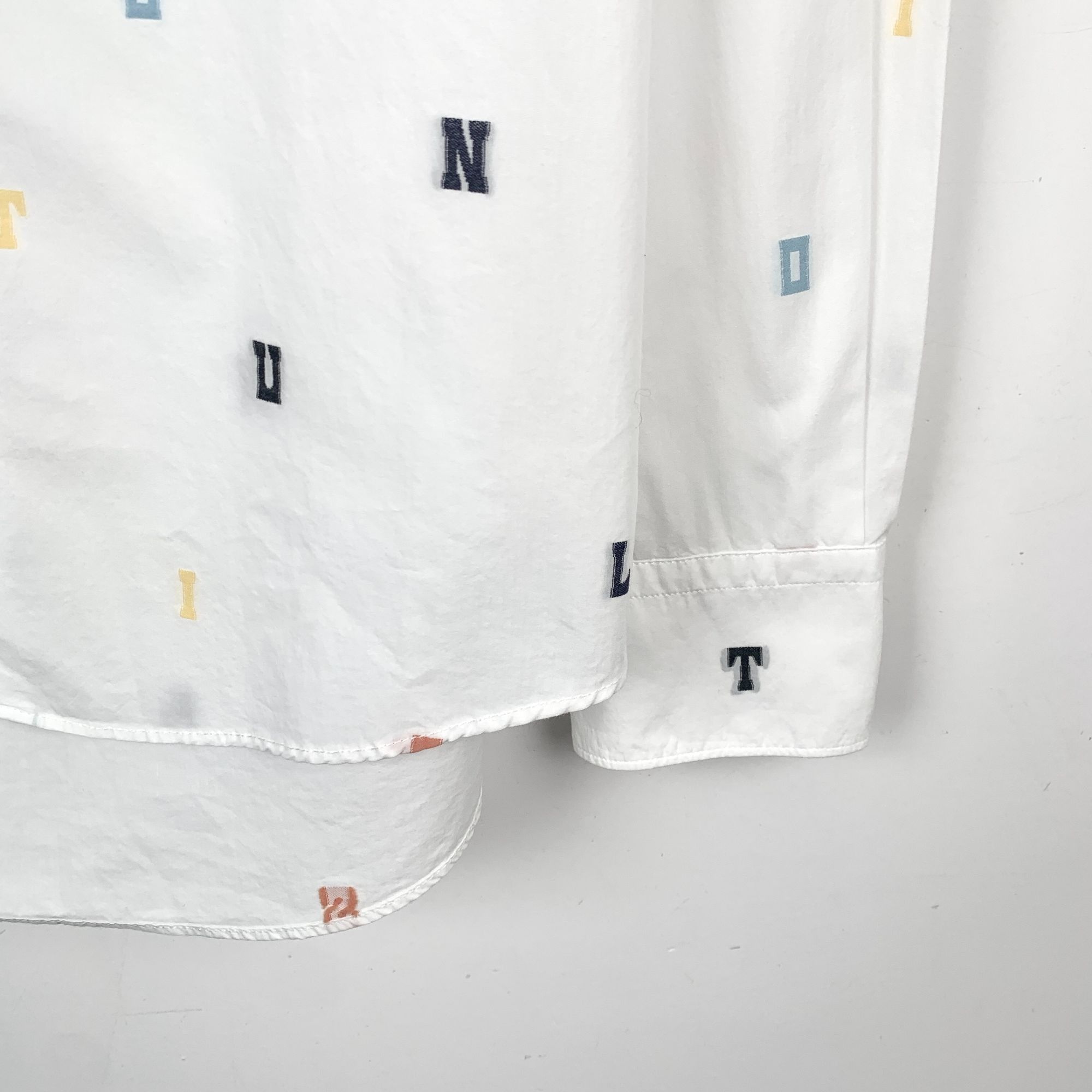 Louis Vuitton Louis Vuitton White Letter Embroidered Cotton Long-Sleeve Sh Size XS / US 0-2 / IT 36-38 - 8 Thumbnail