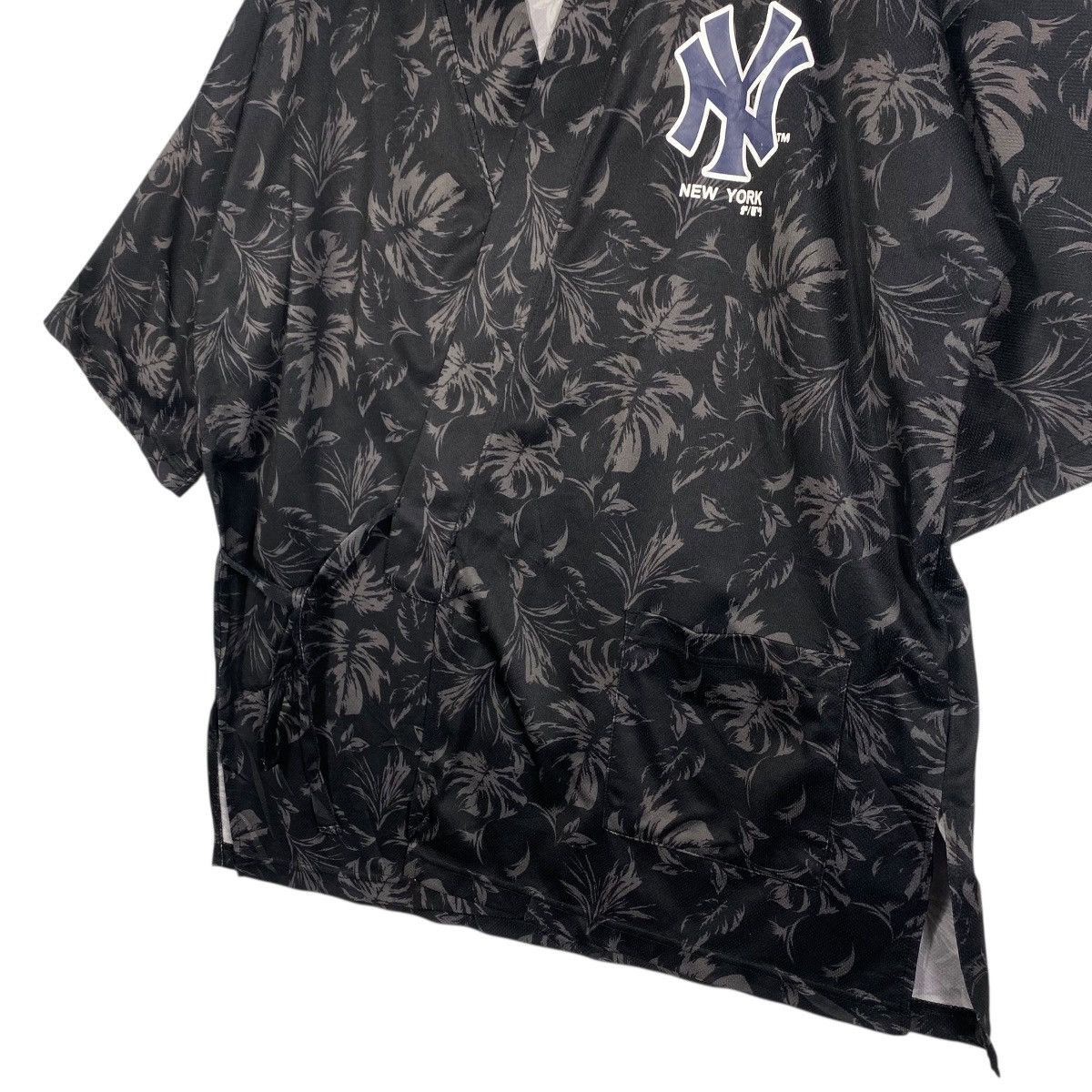 New York Yankees New York Yankees Kimono L Size Black Colour Size US L / EU 52-54 / 3 - 6 Thumbnail