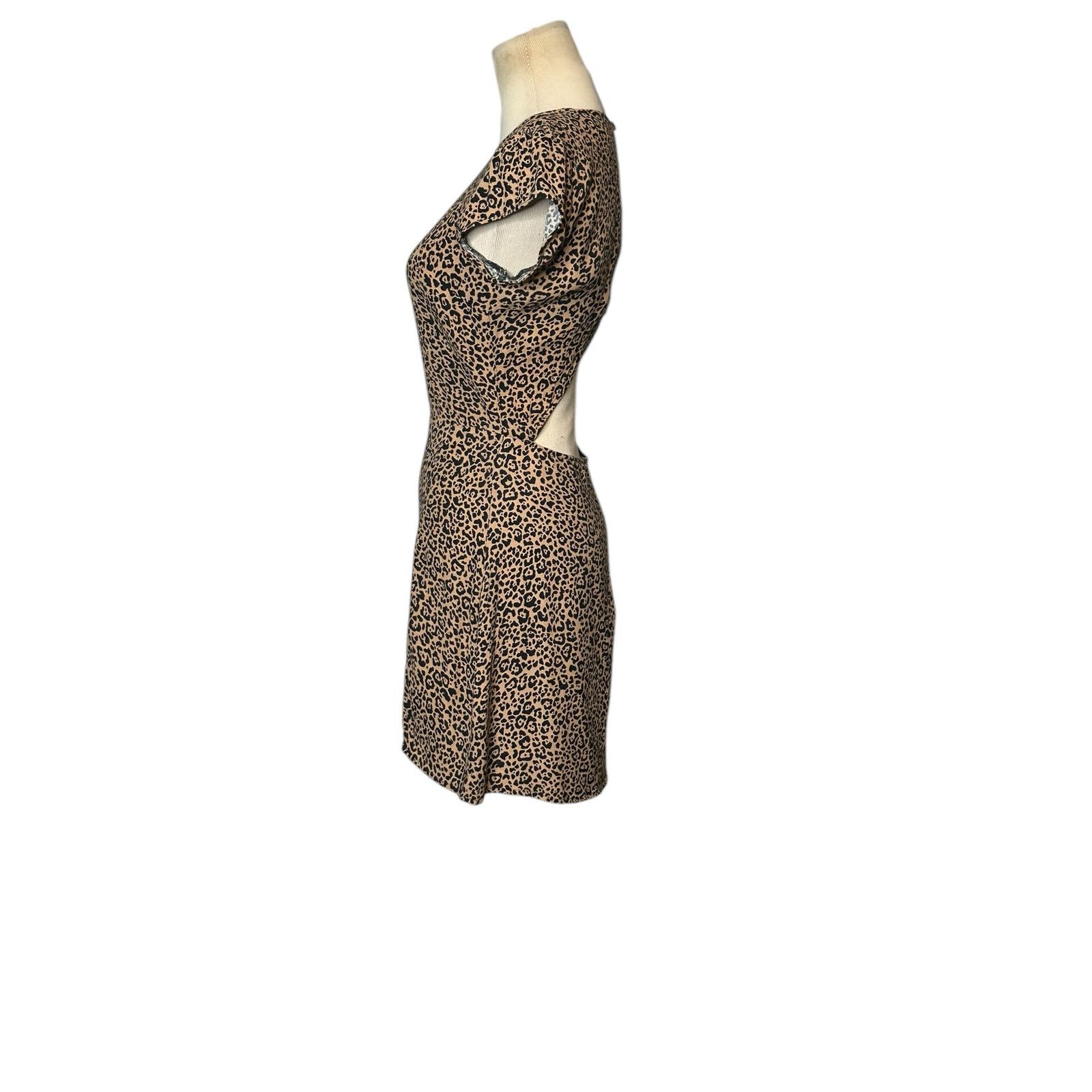 Reformation Reformation Lena Leopard Print Mini Dress size 2 Size XS / US 0-2 / IT 36-38 - 18 Thumbnail