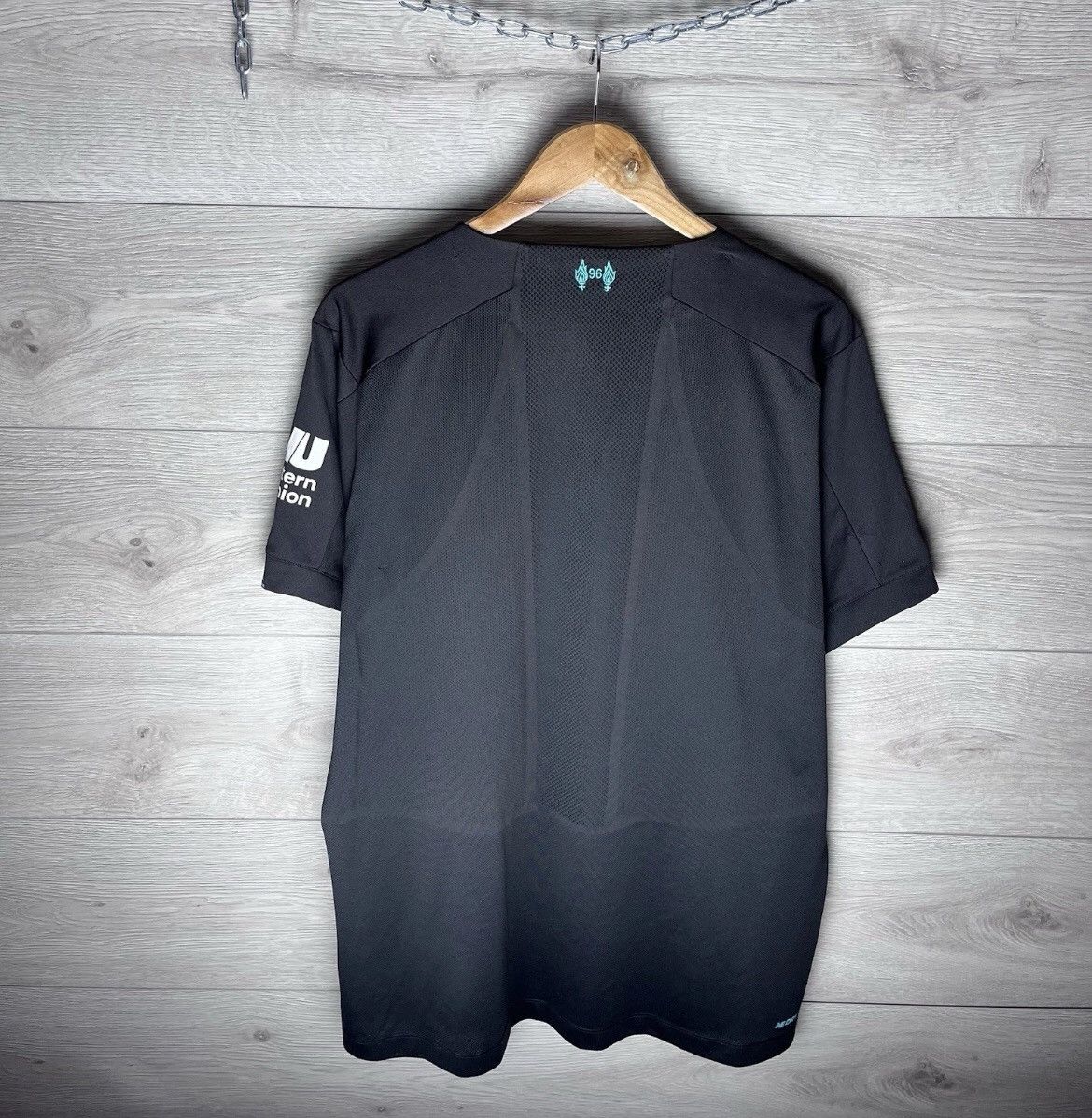 New Balance MENS SOCCER JERSEY FC LIVERPOOL SIZE XL 2018/19 SPORT Size US XL / EU 56 / 4 - 9 Thumbnail