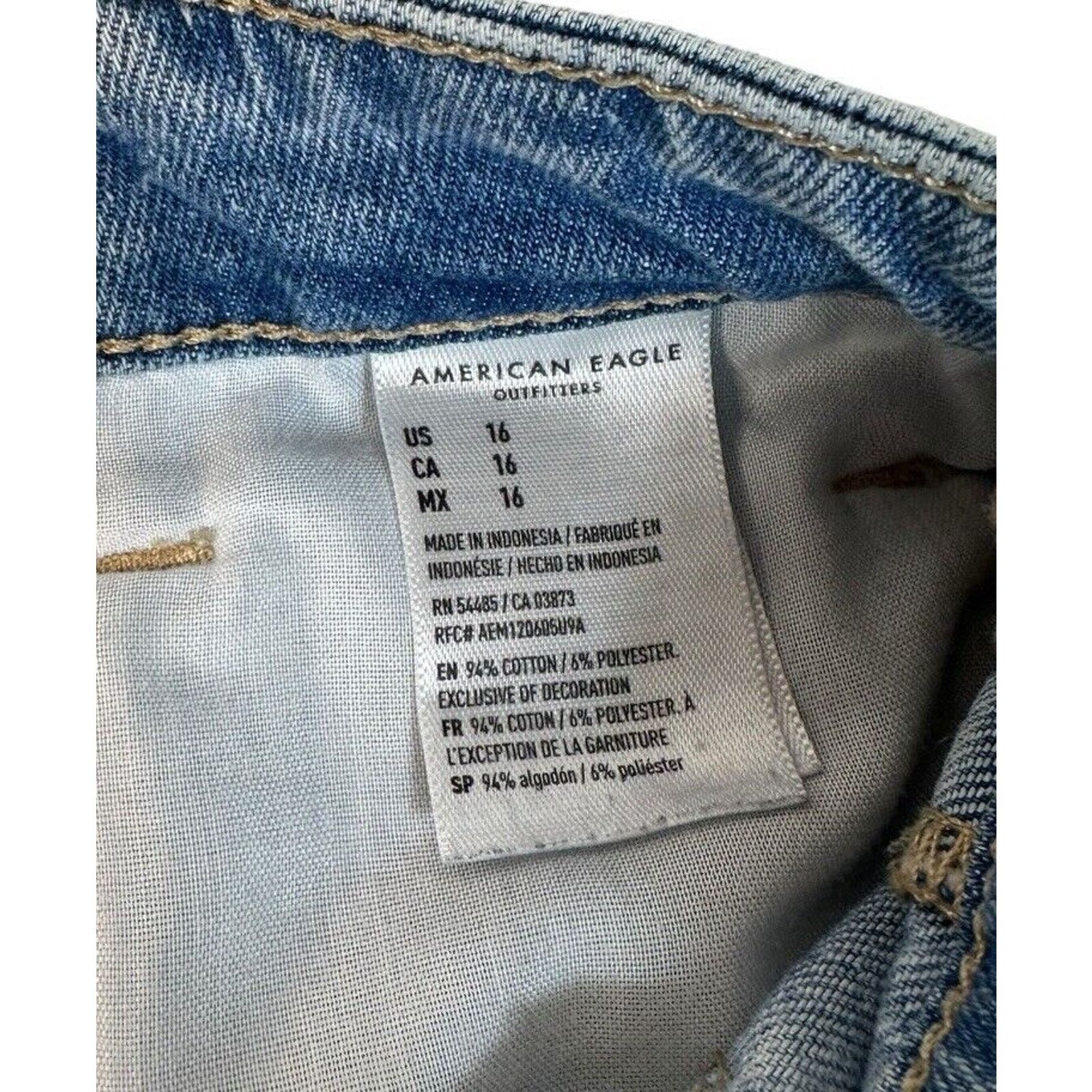 American Eagle Outfitters American Eagle Comfort Stretch Mom Jean Shorts Distressed16 Size 38" / US 16 / IT 52 - 6 Thumbnail