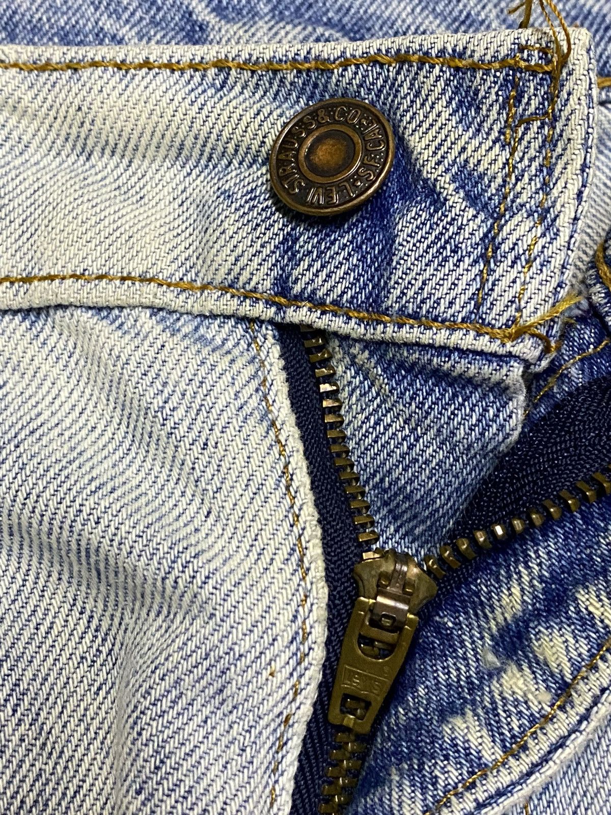Levi's × Levi's Vintage Clothing Vintage Levis505 90s Faded Wash Distressed Loose Jeans Size US 32 / EU 48 - 10 Thumbnail