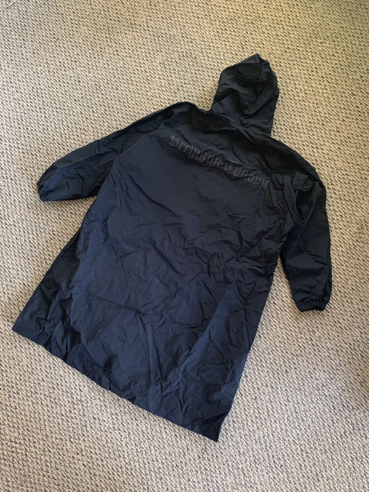 Yeezy Yeezy Gosha Vultures RC-01 Black Zip-Up Raincoat Size 3 Size US L / EU 52-54 / 3 - 1 Thumbnail