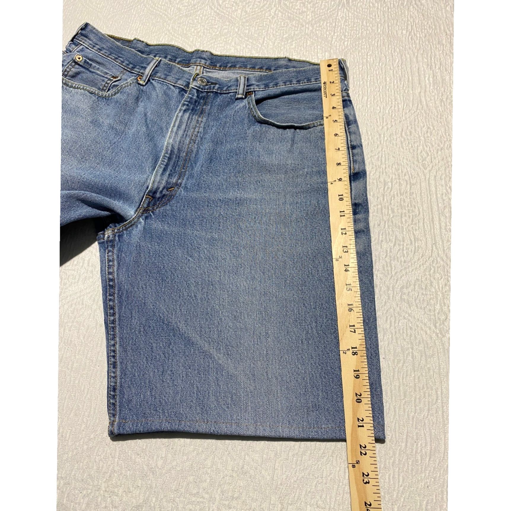 Levi's Levi's 550 Jean Shorts Men Bermuda 38x10 Light Blue Denim Pockets 5-Pocket Casual Summer 90s Mens Size US 38 / EU 54 - 6 Thumbnail