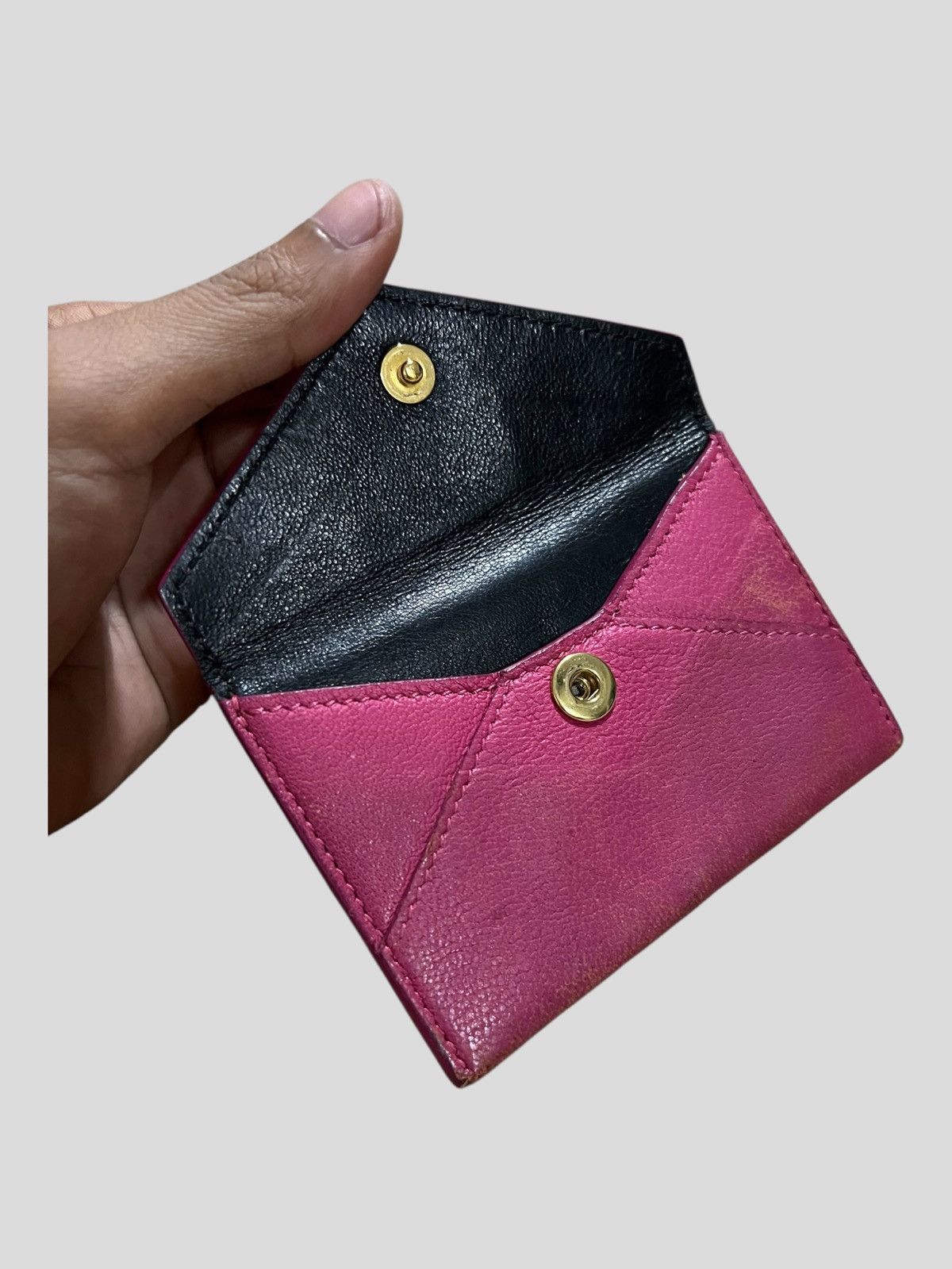 Alexander McQueen McQueen Skull Studded Magenta Leather Envelope Card Holder Size ONE SIZE - 7 Thumbnail