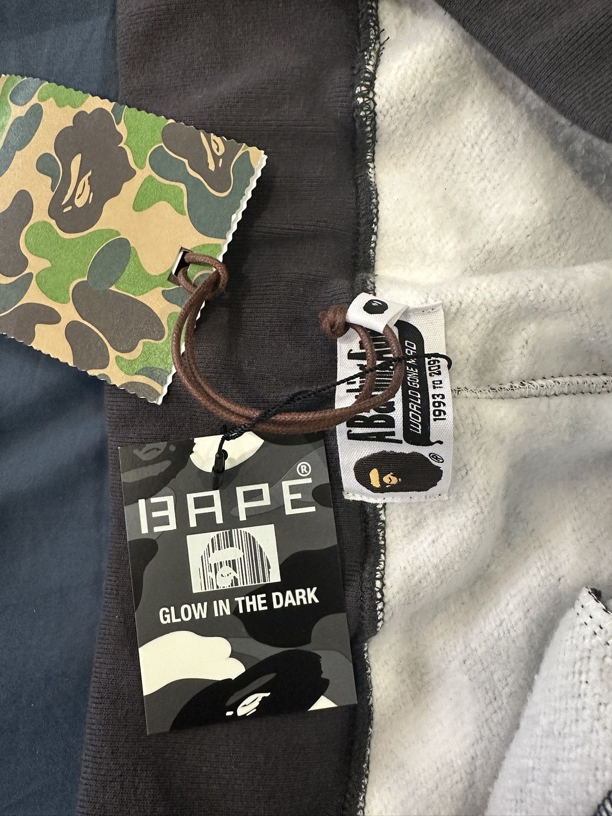 Bape Bape glow in the dark sweatpants Size US 33 - 6 Thumbnail