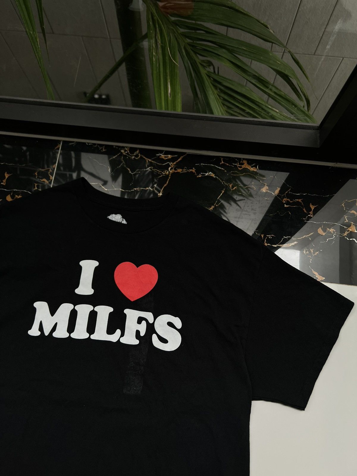 Danny Duncan I LOVE MILFS FUNNY Y2K RETRO TEE BIG LOGO Size US XL / EU 56 / 4 - 3 Thumbnail