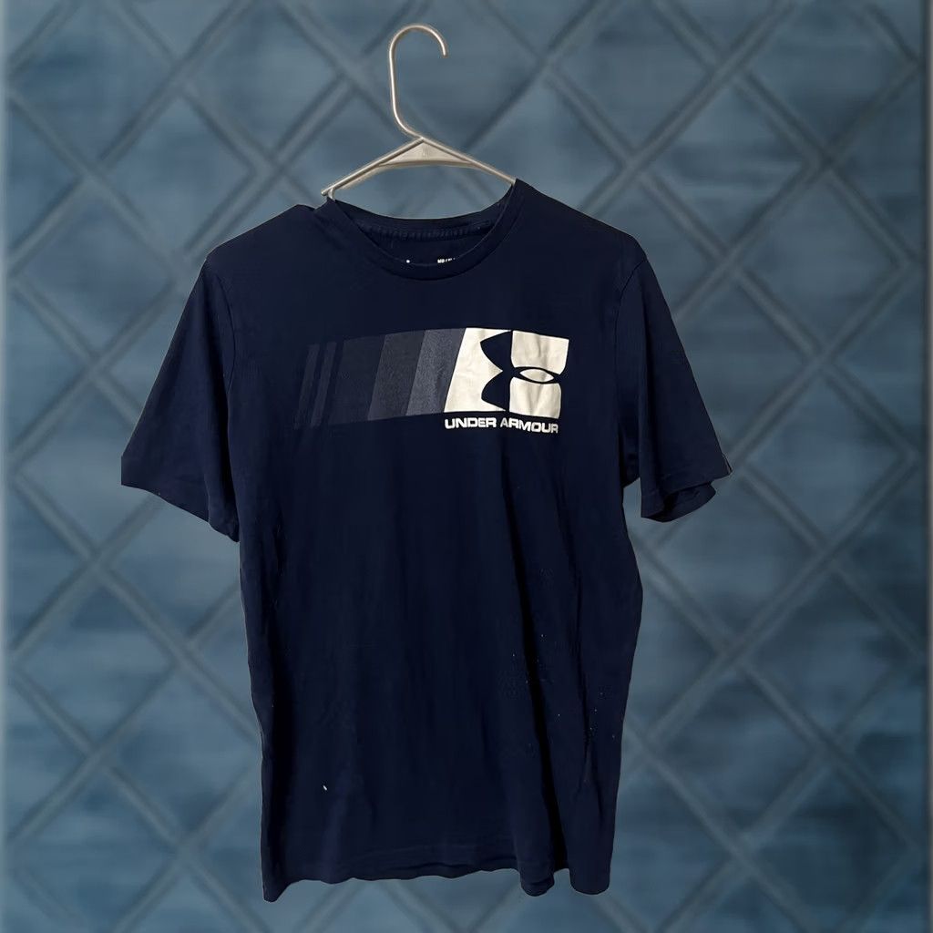 Under Armour Under Armour T-Shirt Men’s Medium Short Sleeve Graphic Navy Blue CrewNeck Shirt Size US M / EU 48-50 / 2 - 1 Thumbnail