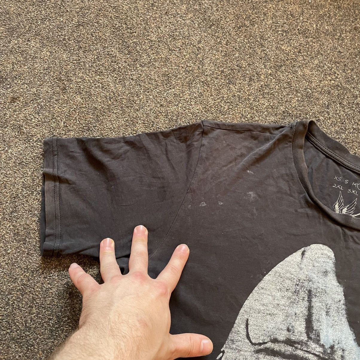 Vintage Vintage 2000s Shark Graphic Tee Faded Black Horror Goth L Size US L / EU 52-54 / 3 - 6 Thumbnail