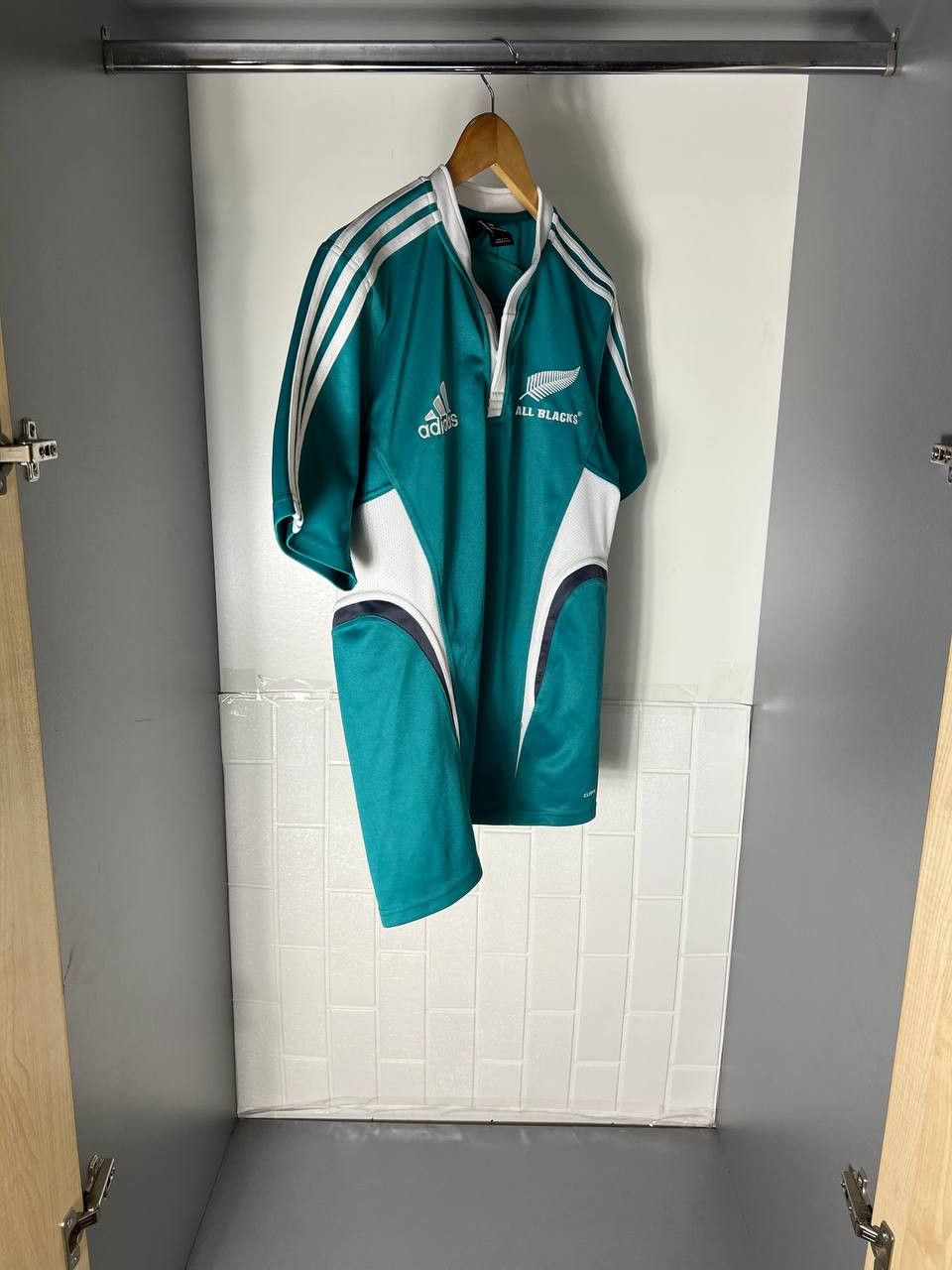 Adidas VINTAGE ADIDAS NEW ZEALAND ALL BLACKS RUGBY JERSEY RETRO Y2K Size US M / EU 48-50 / 2 - 5 Thumbnail