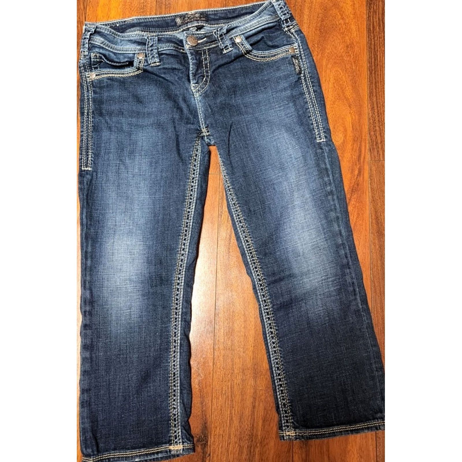 Silver Jeans Co. Silver Jeans Aiko Capri Jeans Women's 31x22 Denim Blue Dark Wash 5-Pocket Stretch Regular Rise 7" Leg Opening 8" 22" Inseam XS? Size 24" / US 00 / IT 34 - 3 Thumbnail