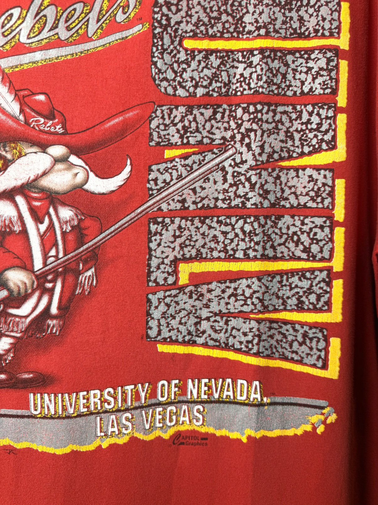 Vintage 1990’s UNLV Rebels Nevada Las Vegas T Shirt Size US XL / EU 56 / 4 - 4 Thumbnail
