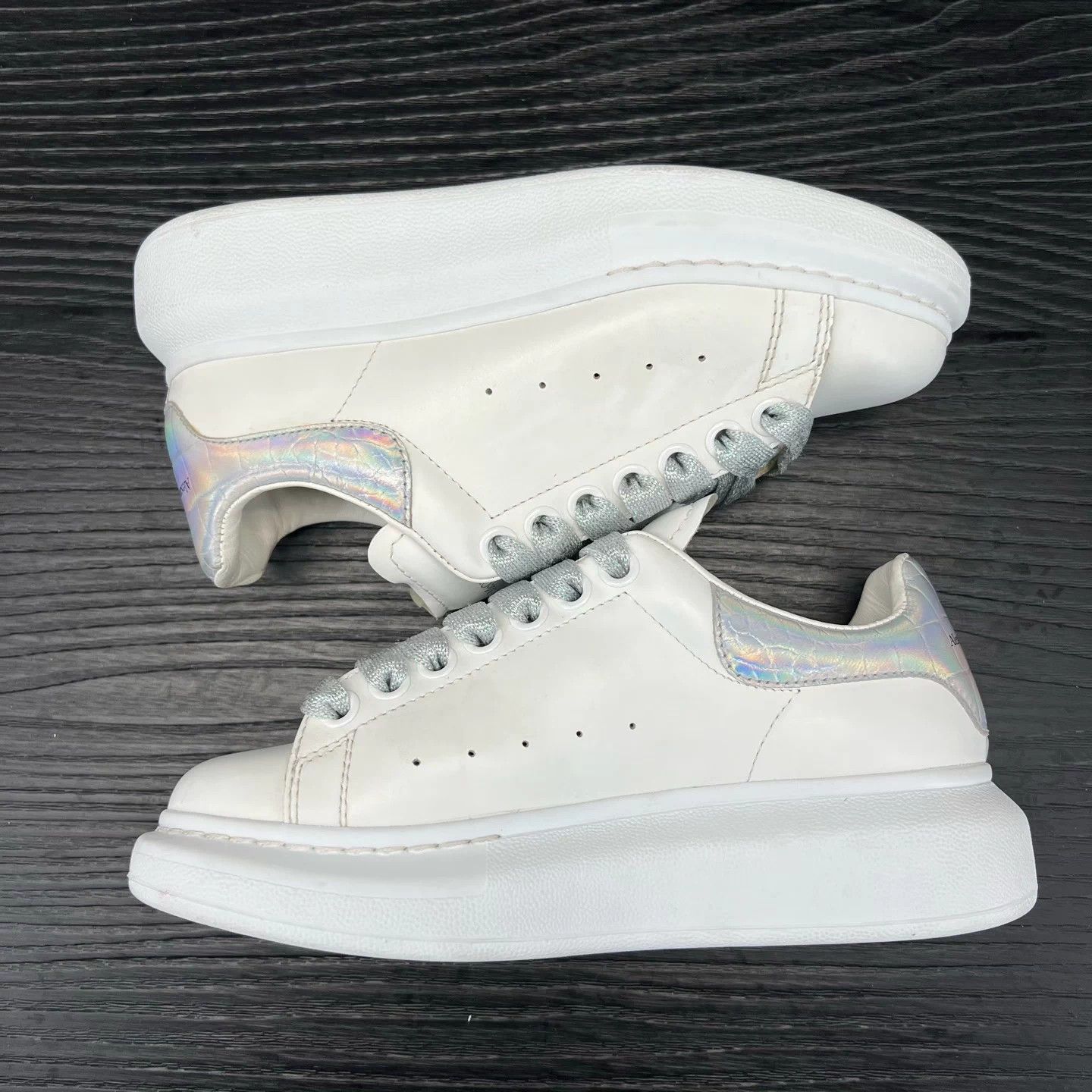 Alexander McQueen McQueen Vibrant Crocodile Print 35 Women's New Shoes Size US 4 / IT 34 - 2 Thumbnail