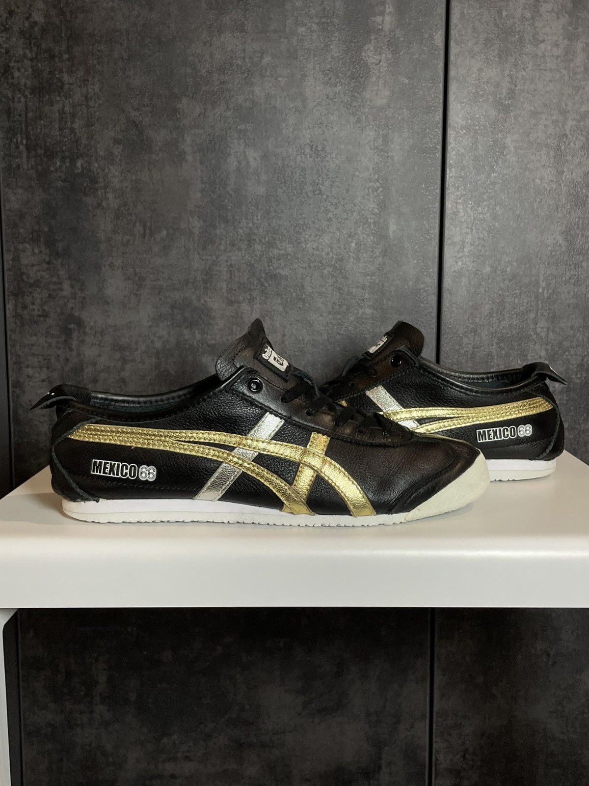 Onitsuka Tiger Onitsuka Tiger Silver Gold Onitsuka Tiger Size US 9.5 / IT 39.5 - 1 Thumbnail