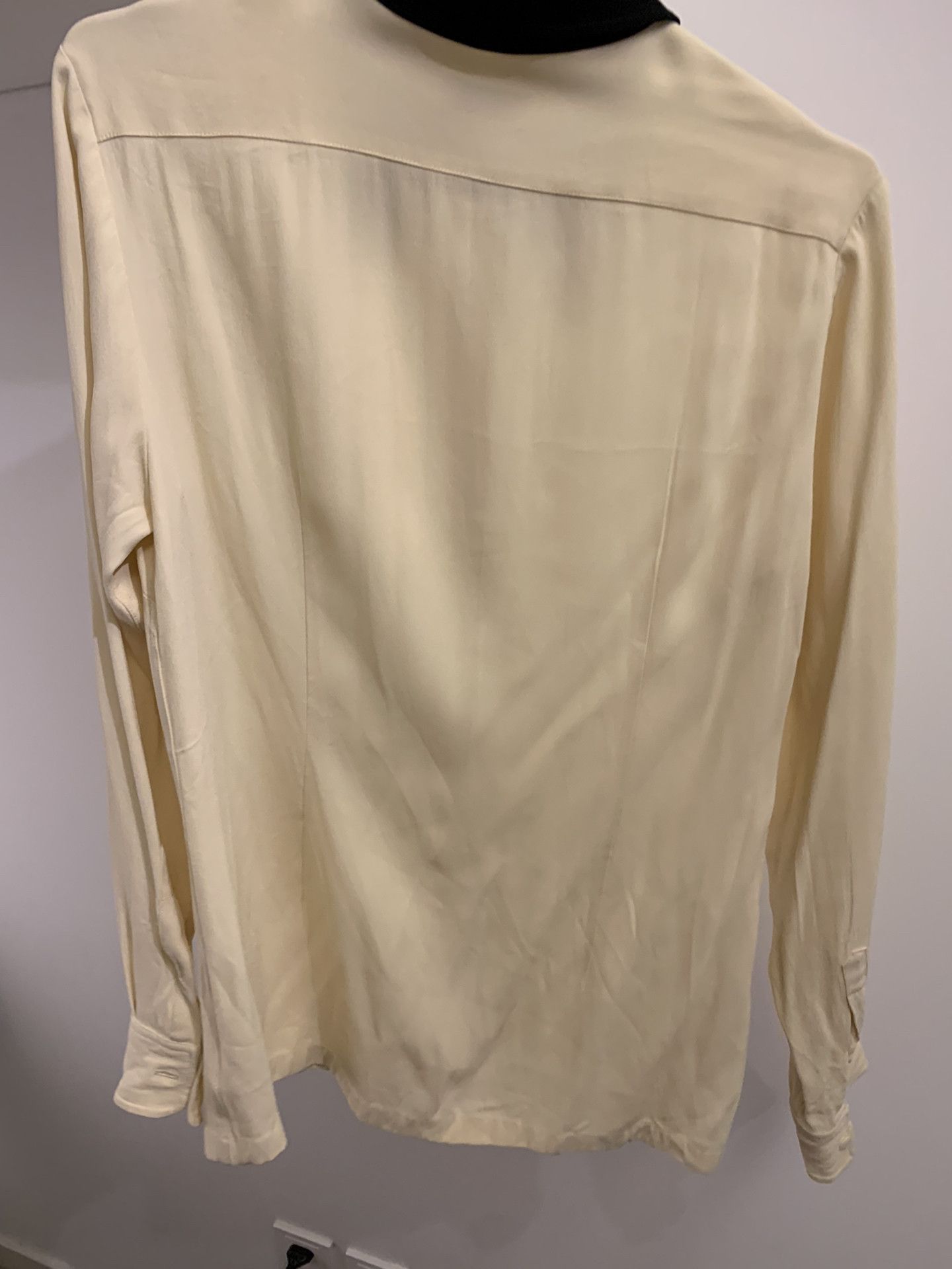 Dries Van Noten Dries van noten White shirt with black collar 2501-Nextarro Size US XS / EU 42 / 0 - 7 Thumbnail