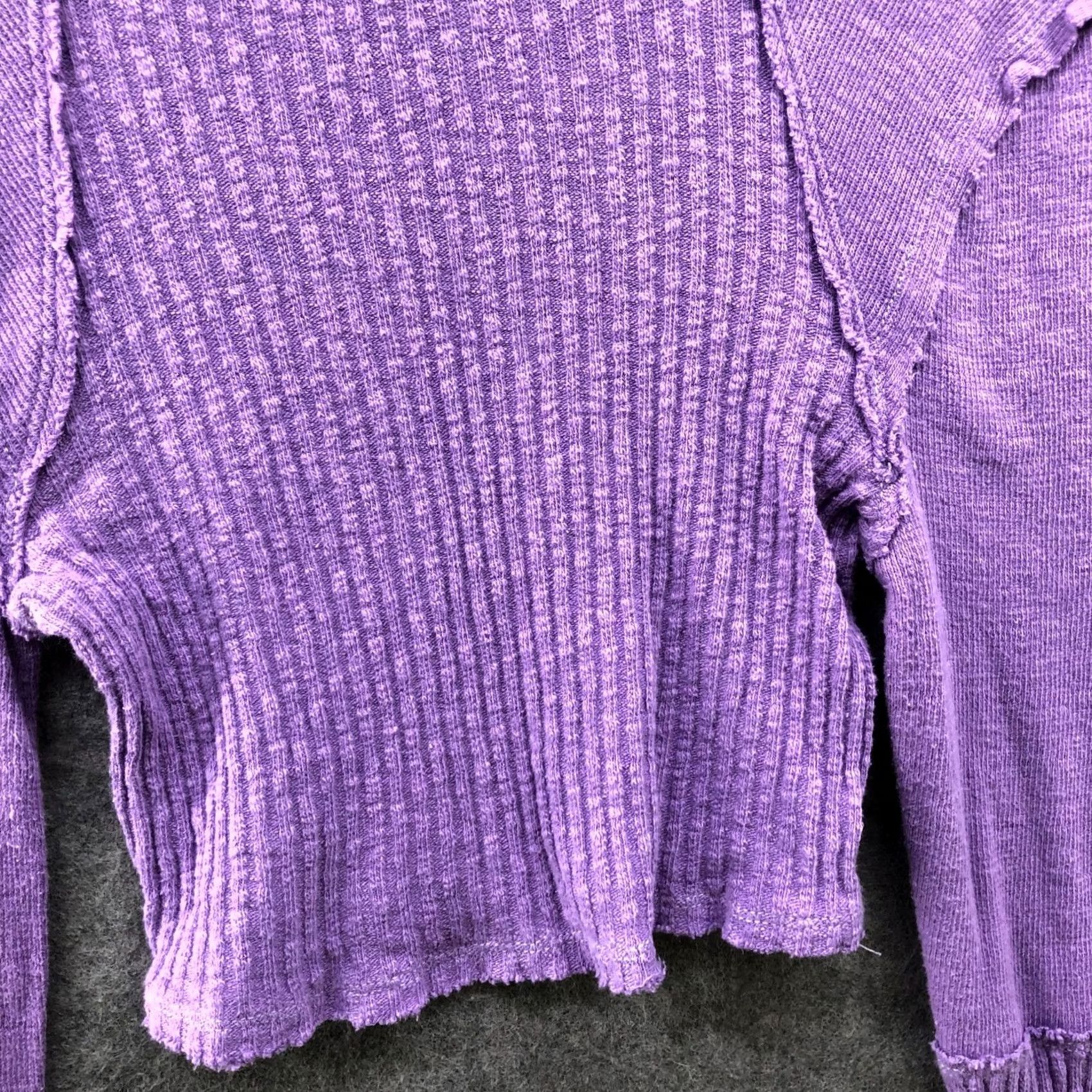 Urban Outfitters VINTAGE? No. Urban Outfitters BDG Messi Seamed Mock Neck Crop Top Womens S Purple Long Sleeve Size S / US 4 / IT 40 - 4 Thumbnail
