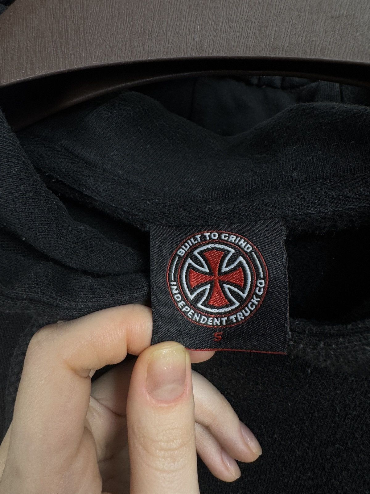 Independent Truck Co. Independent truck co vintage y2k big logo skateboard hoodie Size US S / EU 44-46 / 1 - 9 Thumbnail