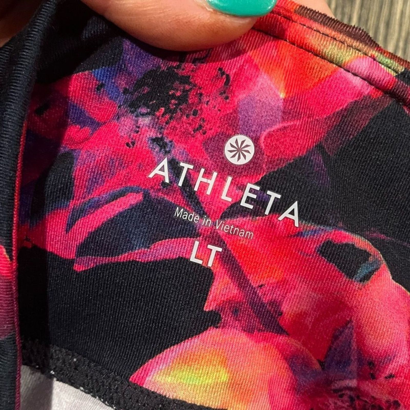 Athleta Athleta Mystique Chaturanga Mesh Capri Leggings High Rise Size 32" / US 10 / IT 46 - 4 Thumbnail