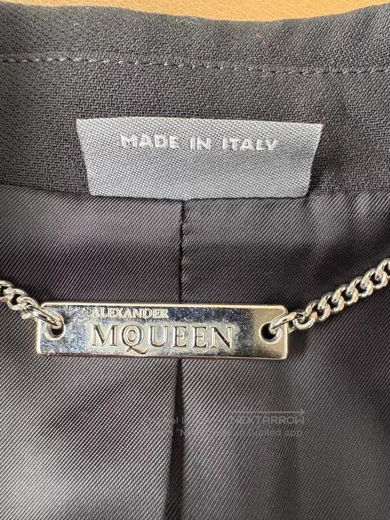 Alexander McQueen Alexander Mcqueen Black show, woollen silk material, sleev Size XS / US 0-2 / IT 36-38 - 4 Thumbnail