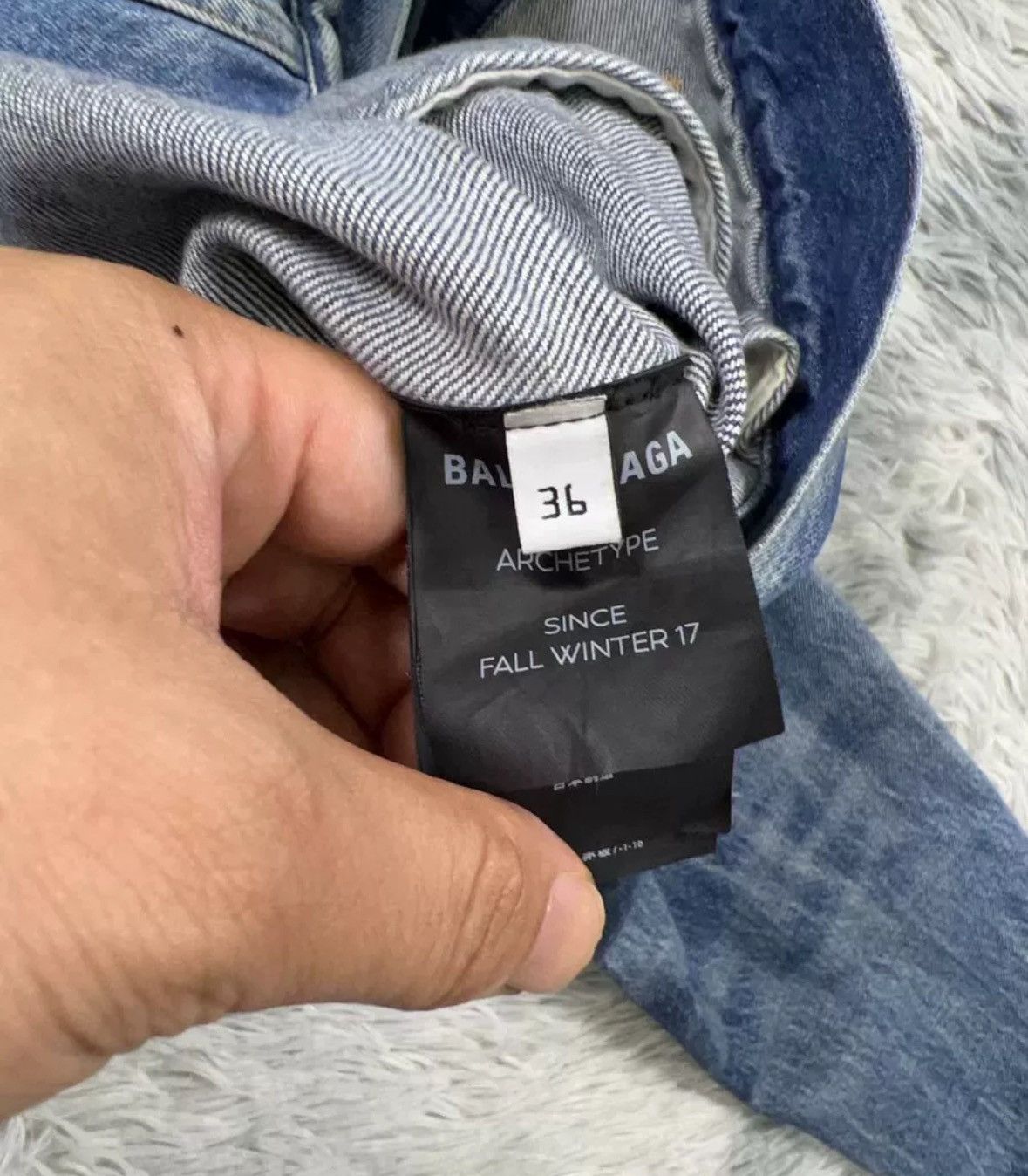 Balenciaga balenciaga Destroy the letter logo denim jacket Size US M / EU 48-50 / 2 - 6 Thumbnail