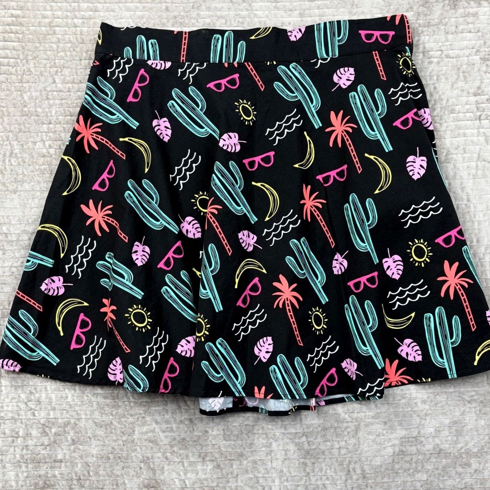 Vintage Retrolicious Skirt 1X Black Neon Cactus Palm Tree Novelty Print Skater Mini USA Size 40" / US 18 - 2 Thumbnail