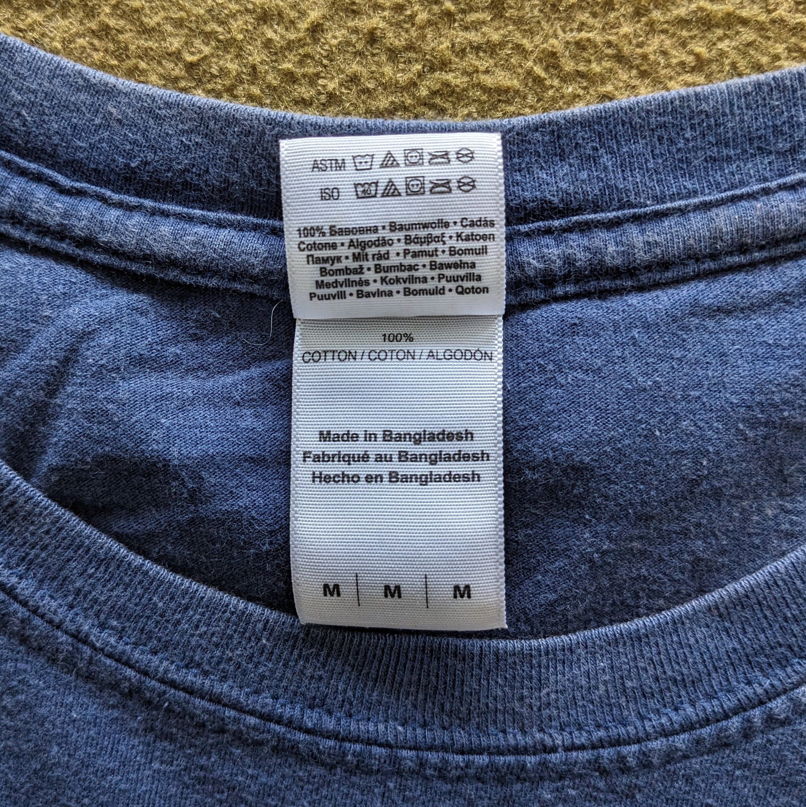 Vintage Vintage Taylor Swift American Singer World Tour T-shirt Size US M / EU 48-50 / 2 - 5 Thumbnail