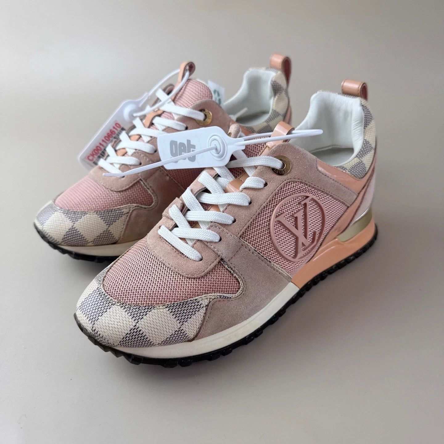 Louis Vuitton LV Run Away white pink checkerboard 35 EU 95 new Size US 4 / IT 34 - 1 Thumbnail