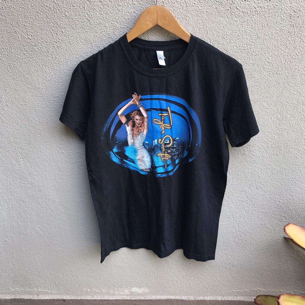 Band Tees TAYLOR SWIFT pop singer tee tour Size US S / EU 44-46 / 1 - 1 Thumbnail