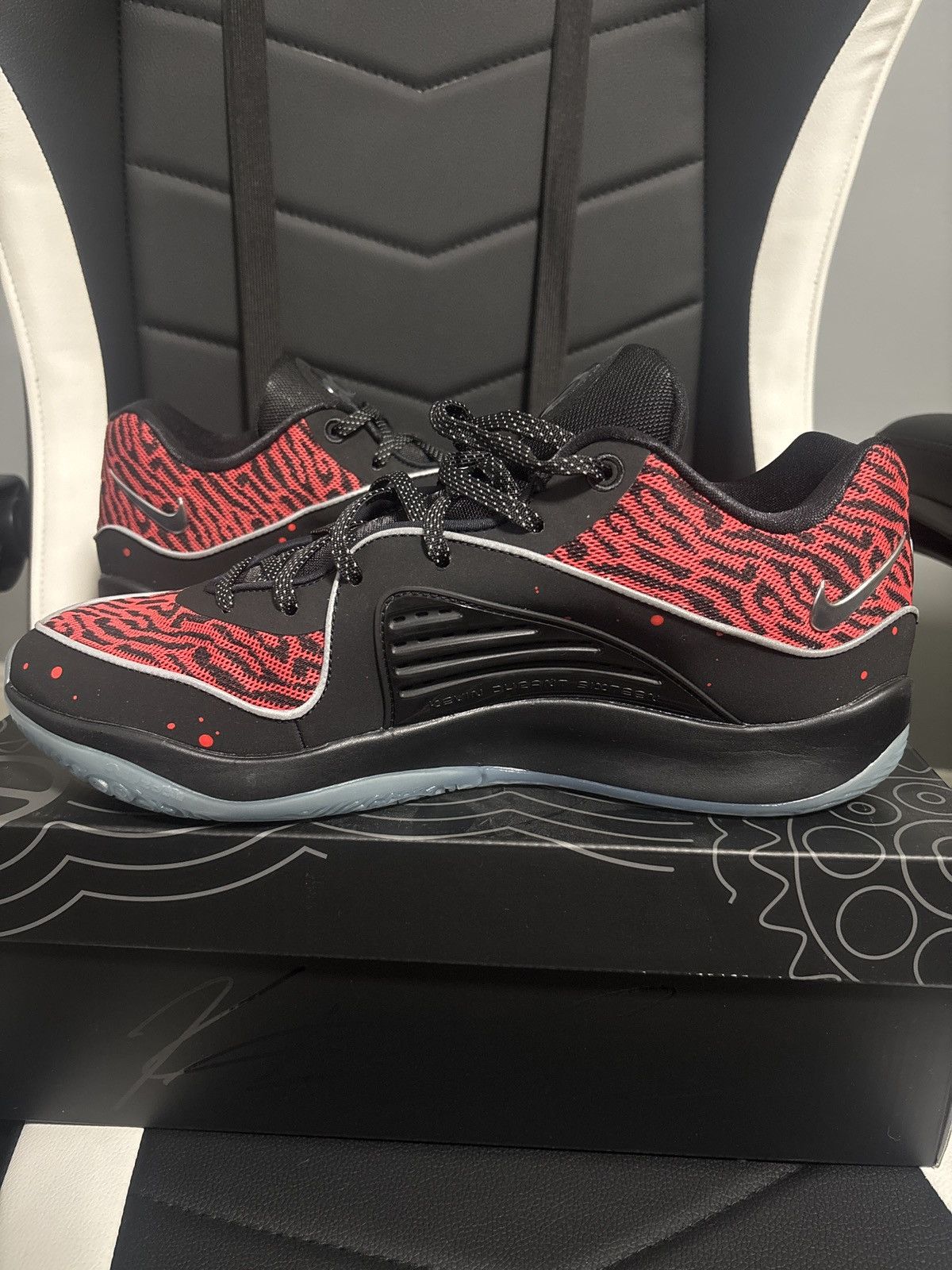 Nike Nike KD 16 ‘Slim Reaper’ Size US 11 / EU 44 - 2 Thumbnail