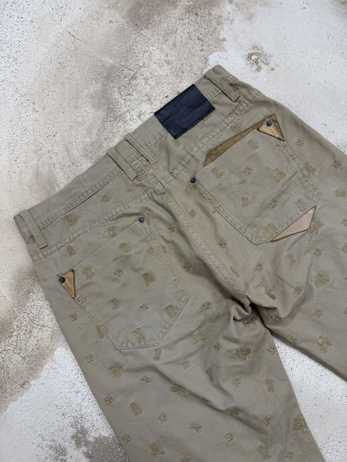 In The Attic In The Attic Embroidery Skull Design Japanese Short Pants Size US 31 - 8 Thumbnail