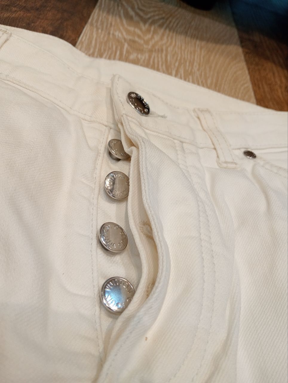 Louis Vuitton LUXURY LOUIS VUITTON DENIM PANTS - WHITE Size US 31 - 7 Thumbnail